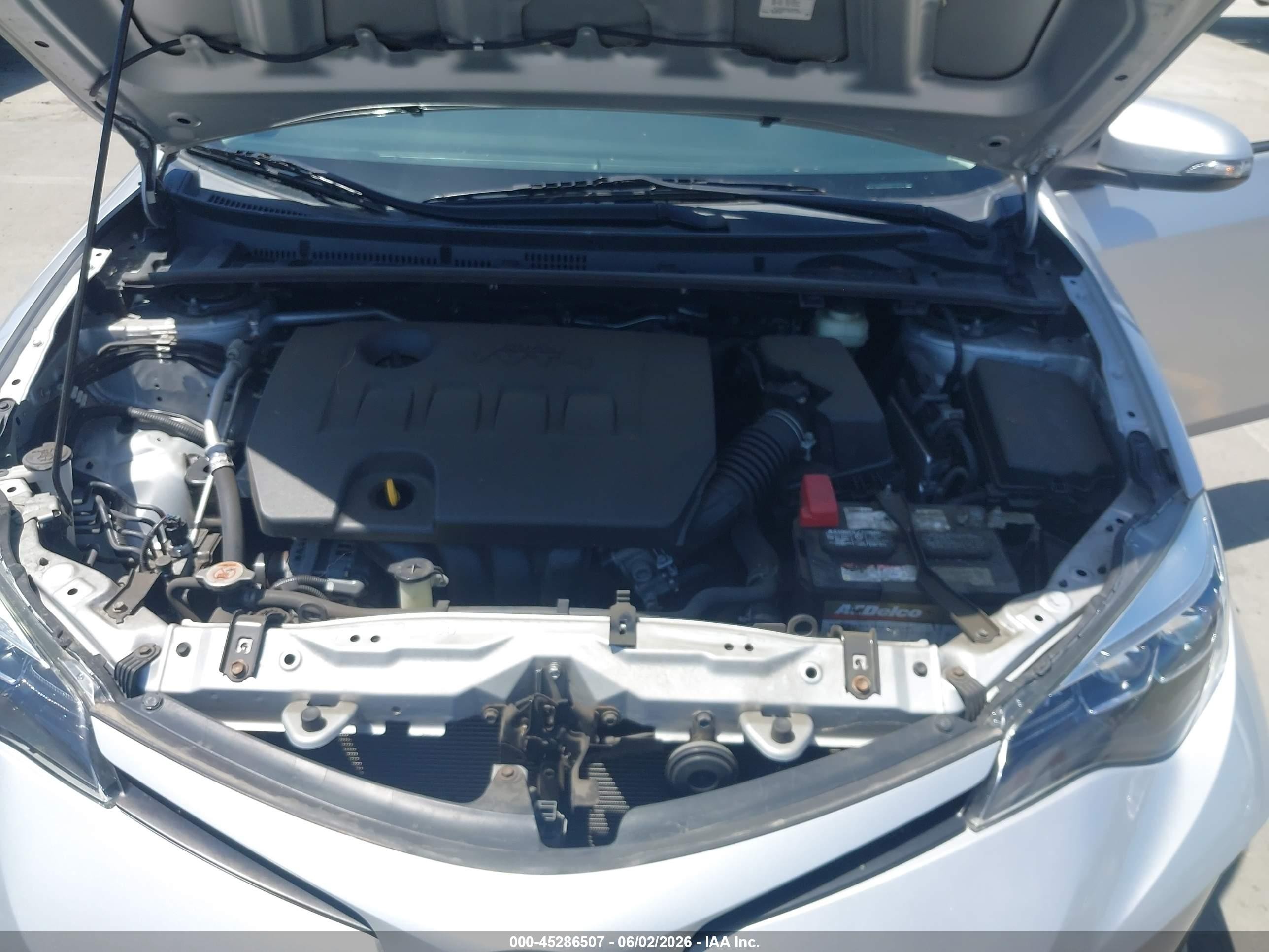 2019 Toyota Corolla Se Серебряный vin: 2T1BURHE2KC172752