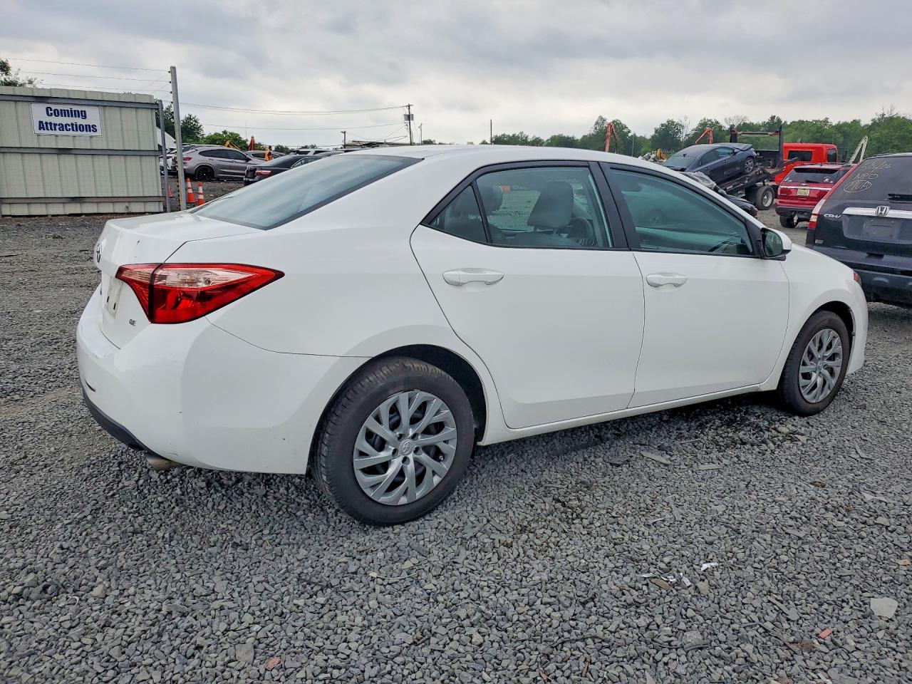 2019 Toyota Corolla Le White vin: 2T1BURHE2KC189941