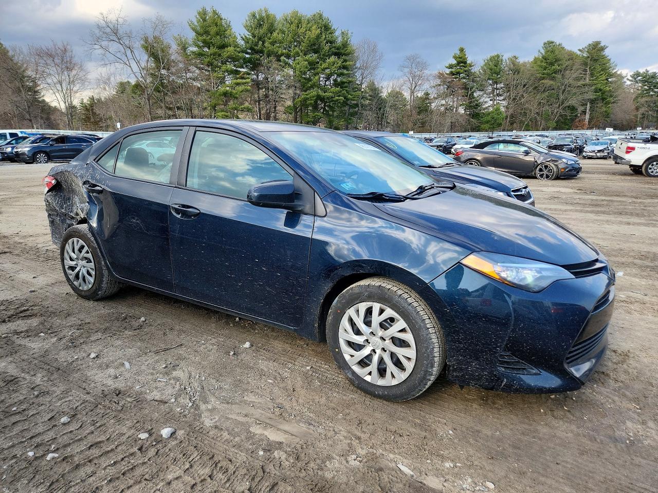 2019 Toyota Corolla Le Blue vin: 2T1BURHE2KC200484