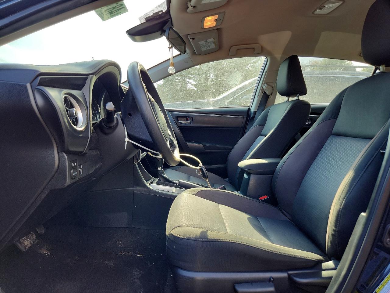 2019 Toyota Corolla Le Blue vin: 2T1BURHE2KC200484