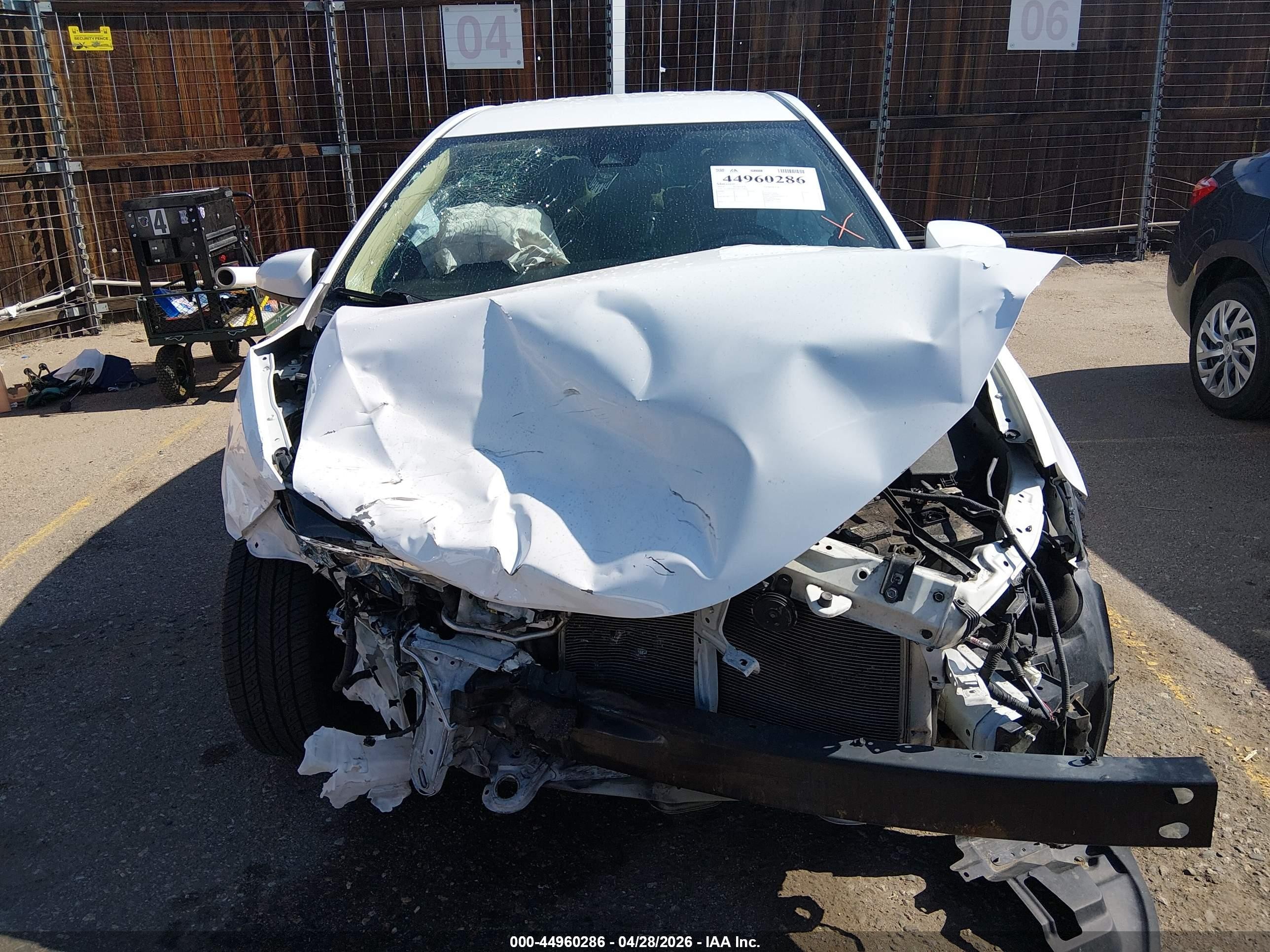 2019 Toyota Corolla Le Белый vin: 2T1BURHE2KC235834