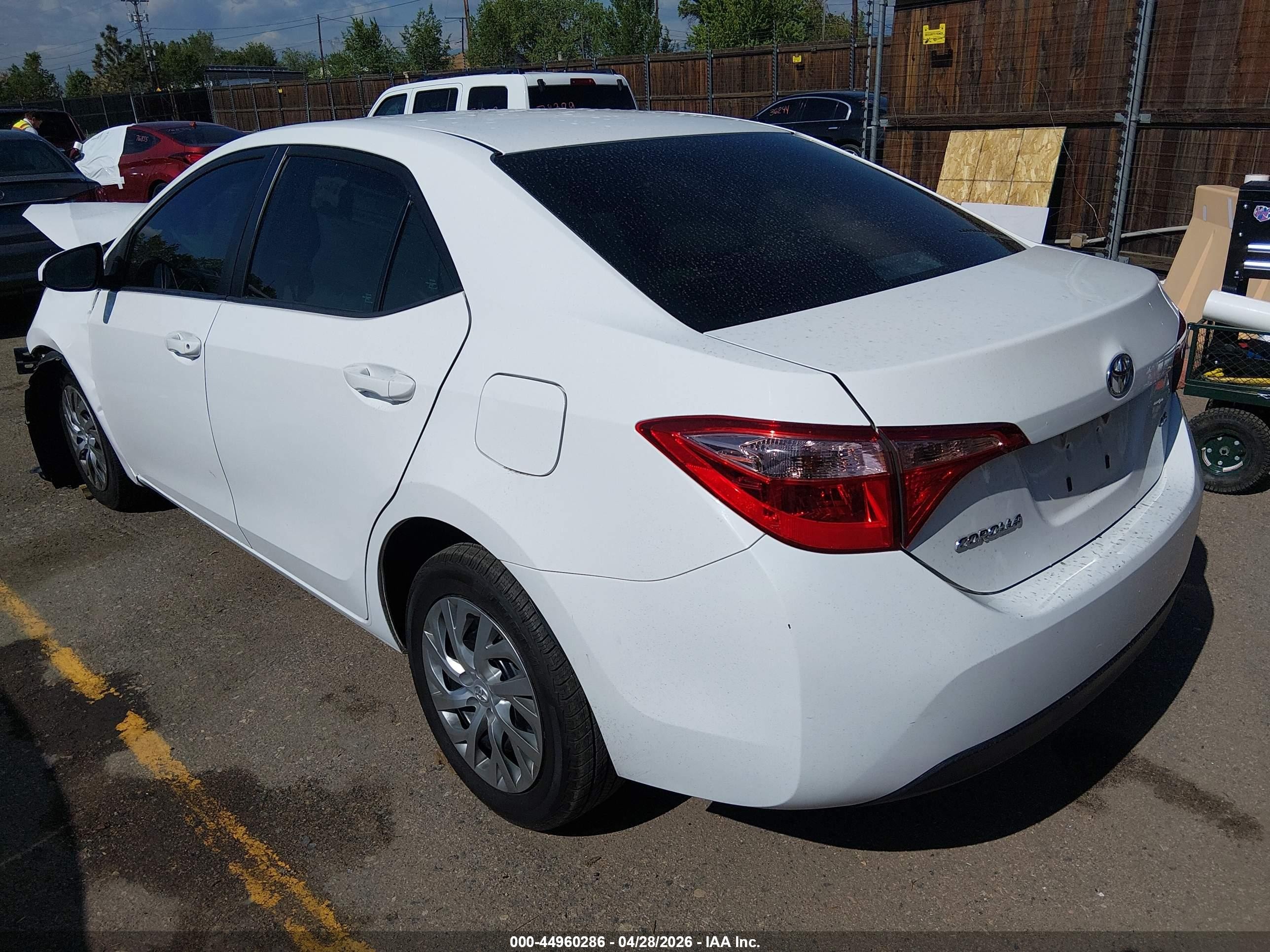 2019 Toyota Corolla Le Белый vin: 2T1BURHE2KC235834