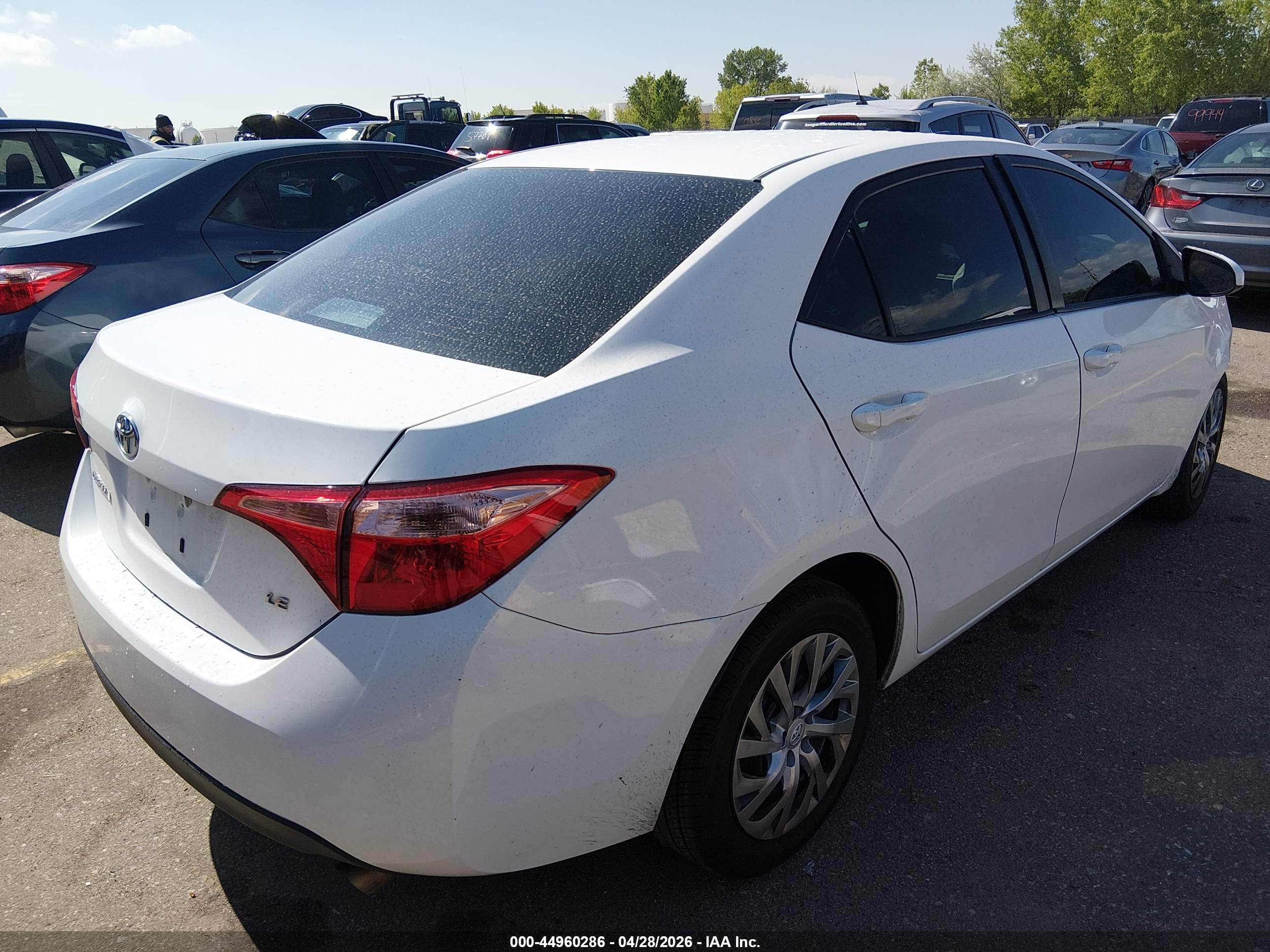 2019 Toyota Corolla Le Белый vin: 2T1BURHE2KC235834