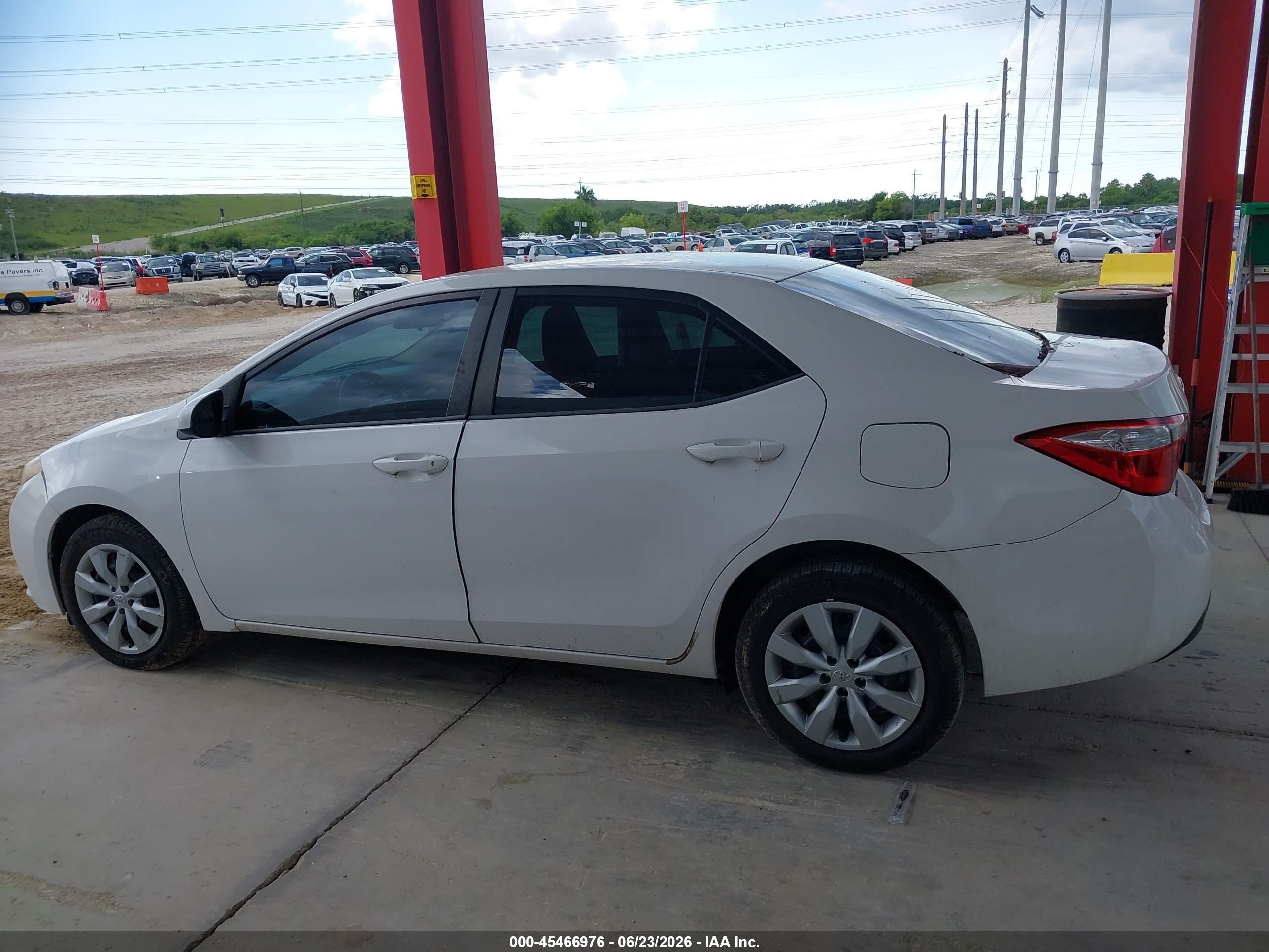 2014 Toyota Corolla Le White vin: 2T1BURHE3EC004221