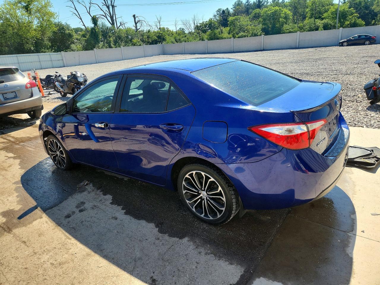 2014 Toyota Corolla S Plus Blue vin: 2T1BURHE3EC004753