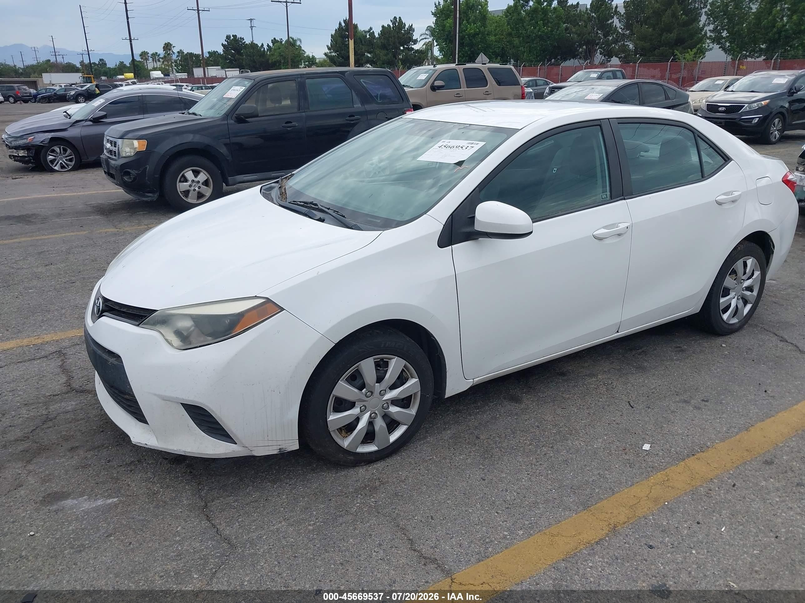 2014 Toyota Corolla Le White vin: 2T1BURHE3EC028776