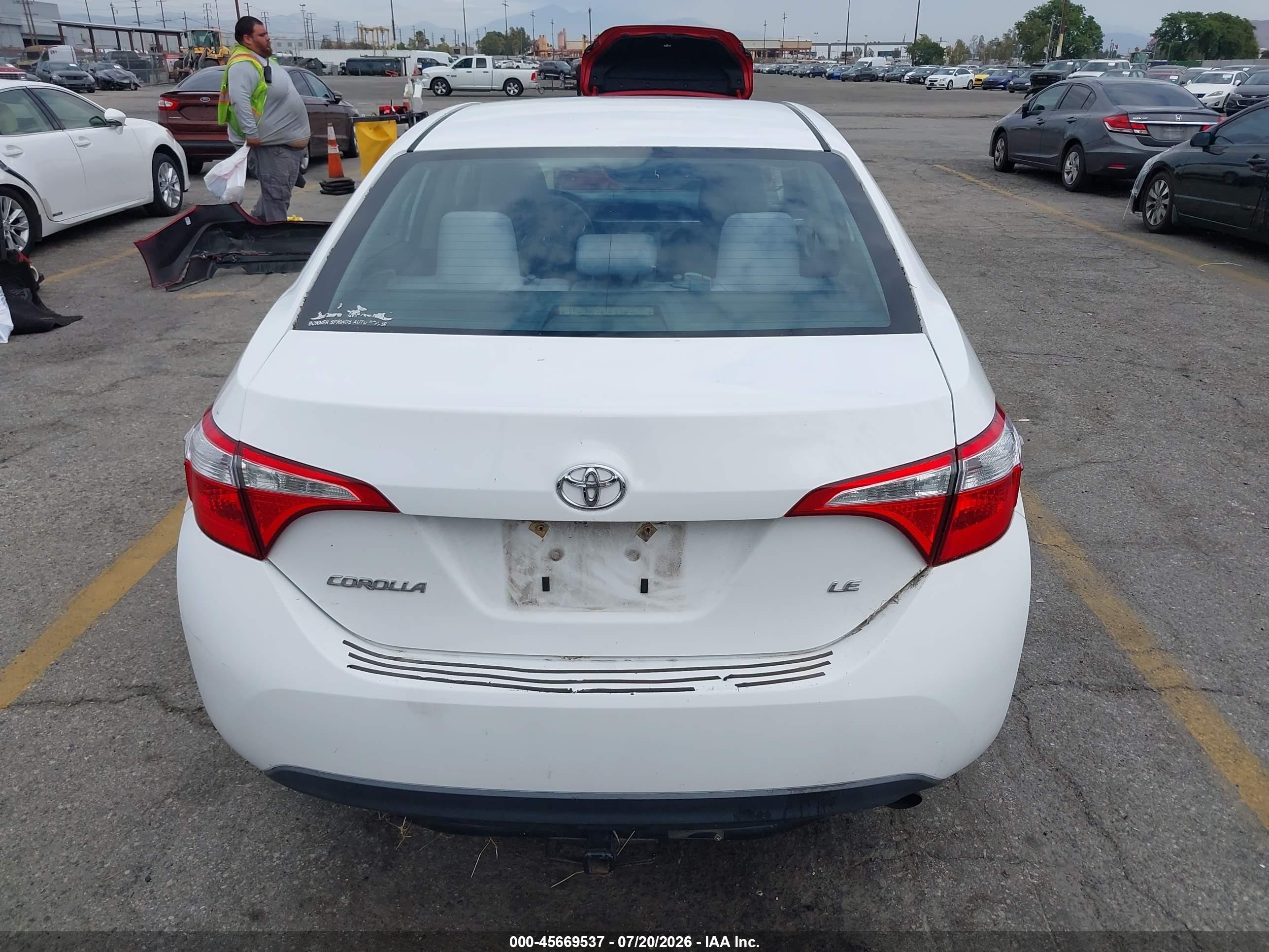 2014 Toyota Corolla Le White vin: 2T1BURHE3EC028776