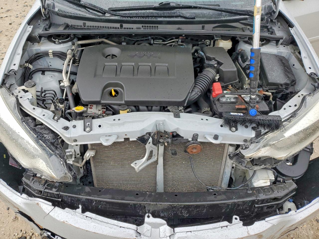 2014 Toyota Corolla S Plus Silver vin: 2T1BURHE3EC077718