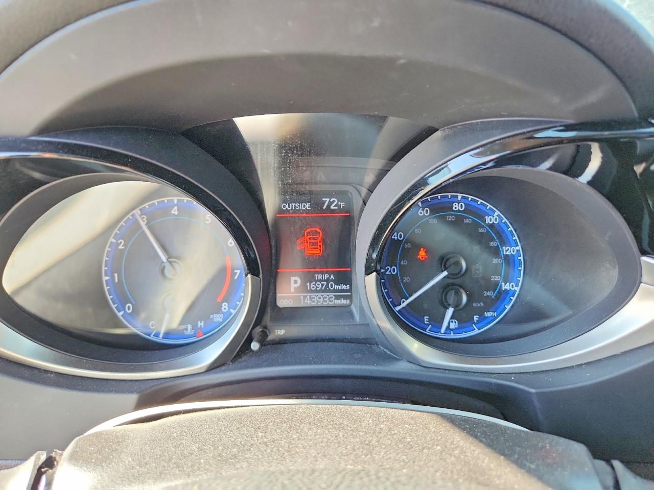 2014 Toyota Corolla S Plus Silver vin: 2T1BURHE3EC112371