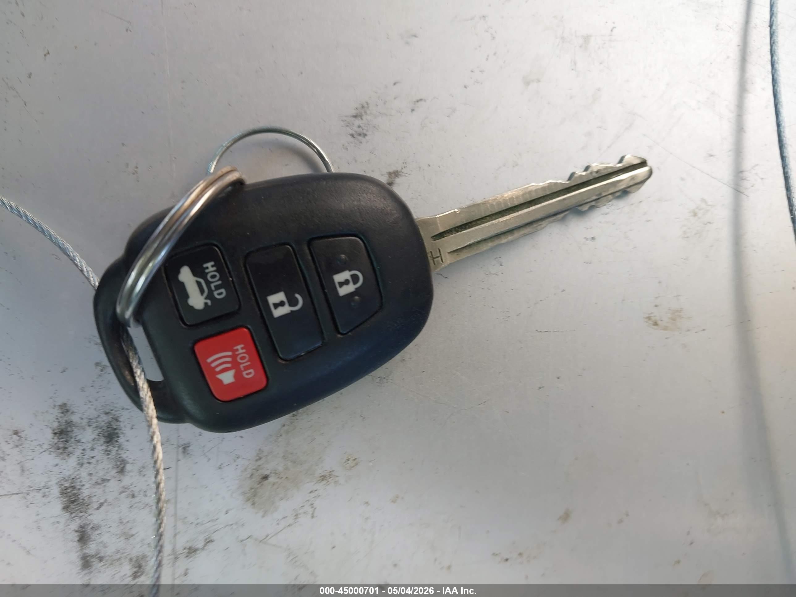 2014 Toyota Corolla Le Red vin: 2T1BURHE3EC112726
