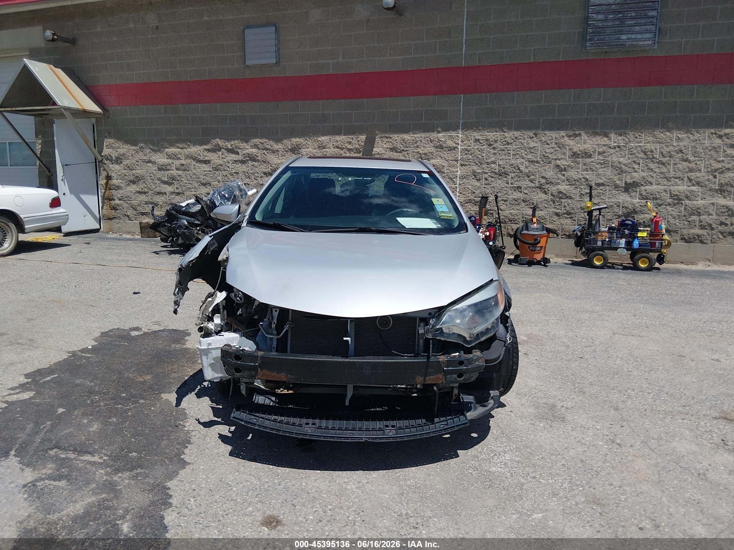 2014 Toyota Corolla S Plus Silver vin: 2T1BURHE3EC139067