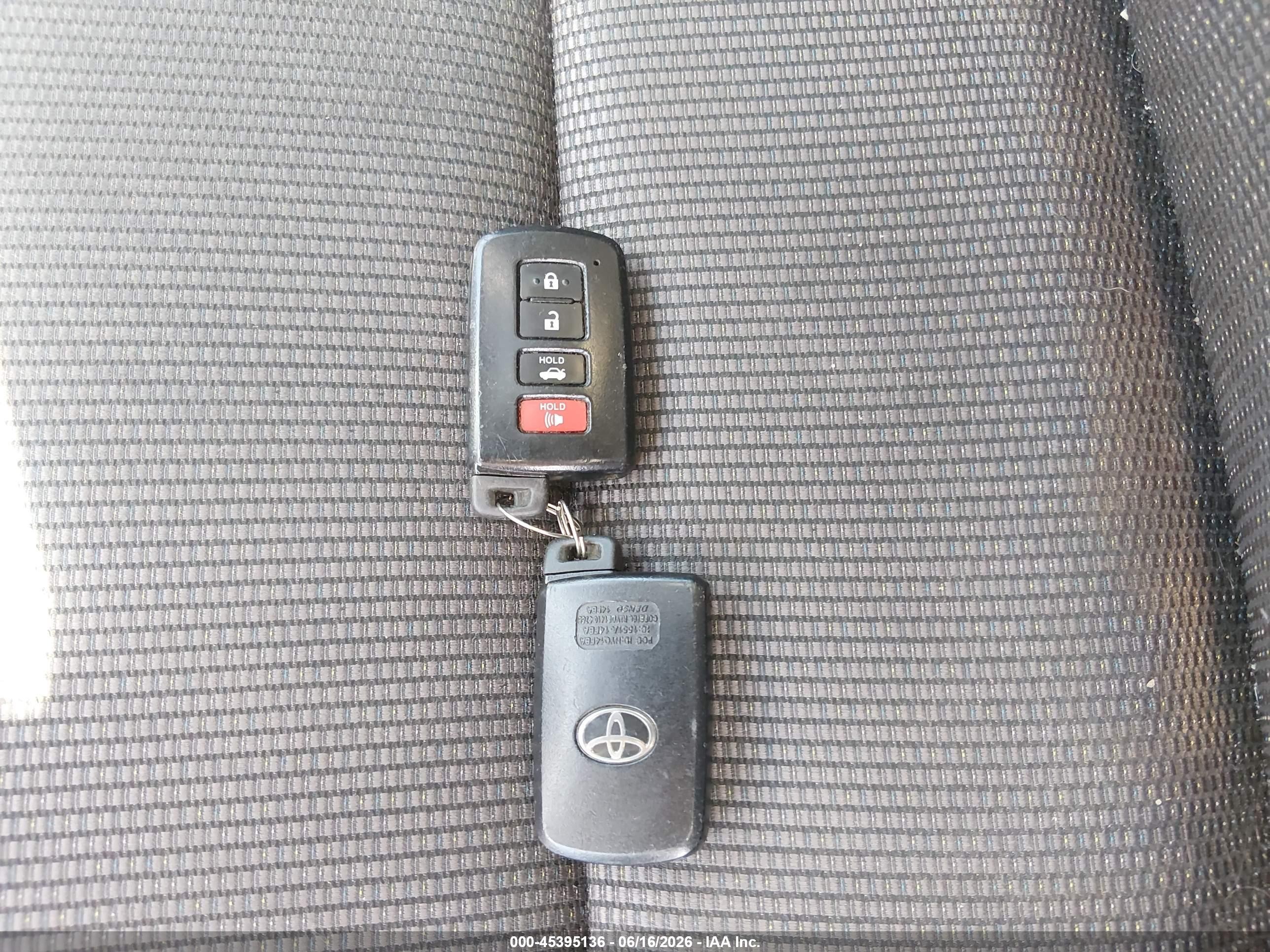 2014 Toyota Corolla S Plus Silver vin: 2T1BURHE3EC139067
