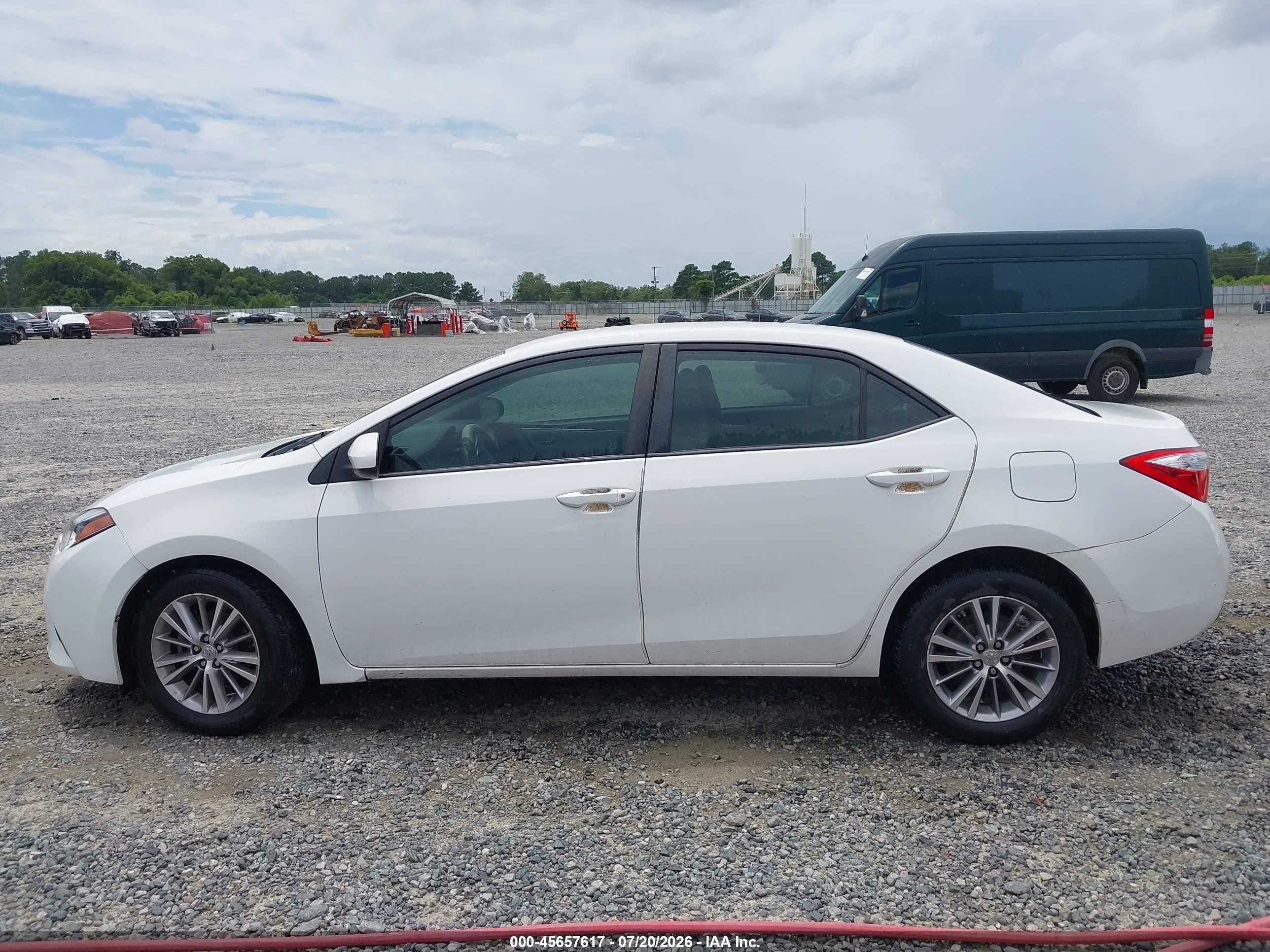 2014 Toyota Corolla Le Plus White vin: 2T1BURHE3EC142132