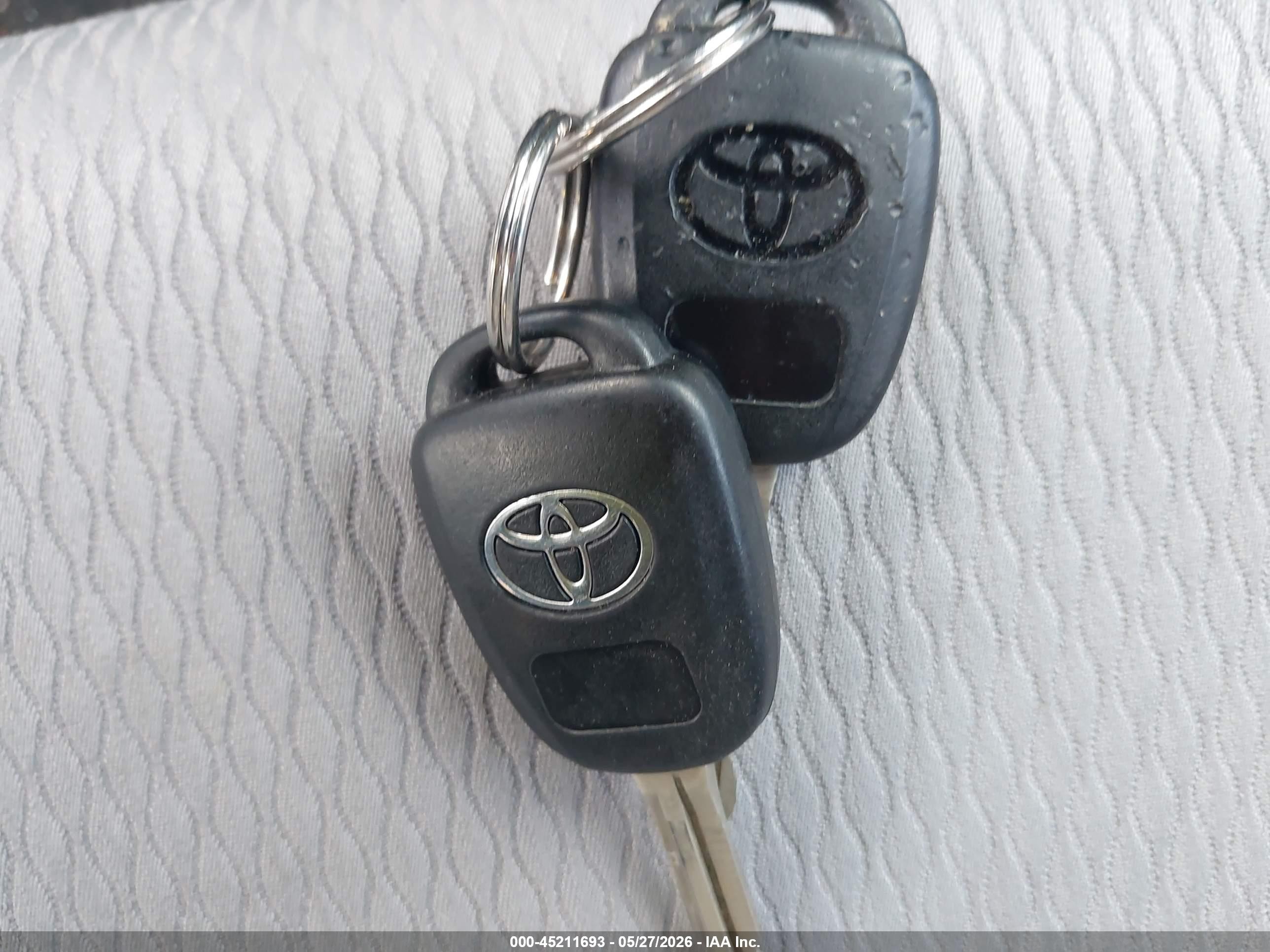 2014 Toyota Corolla Le Plus White vin: 2T1BURHE3EC150344