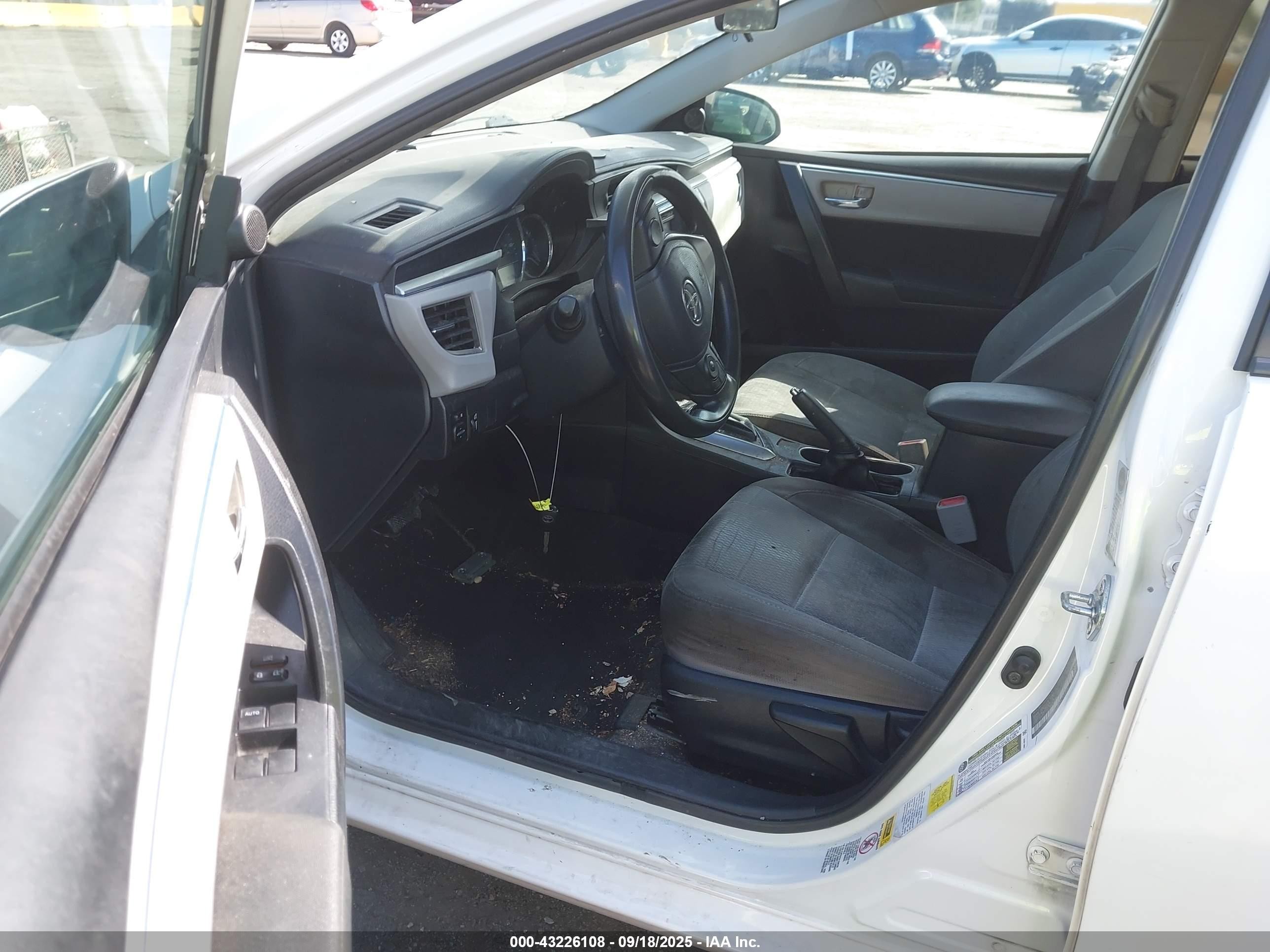 2014 Toyota Corolla Le Plus White vin: 2T1BURHE3EC175275