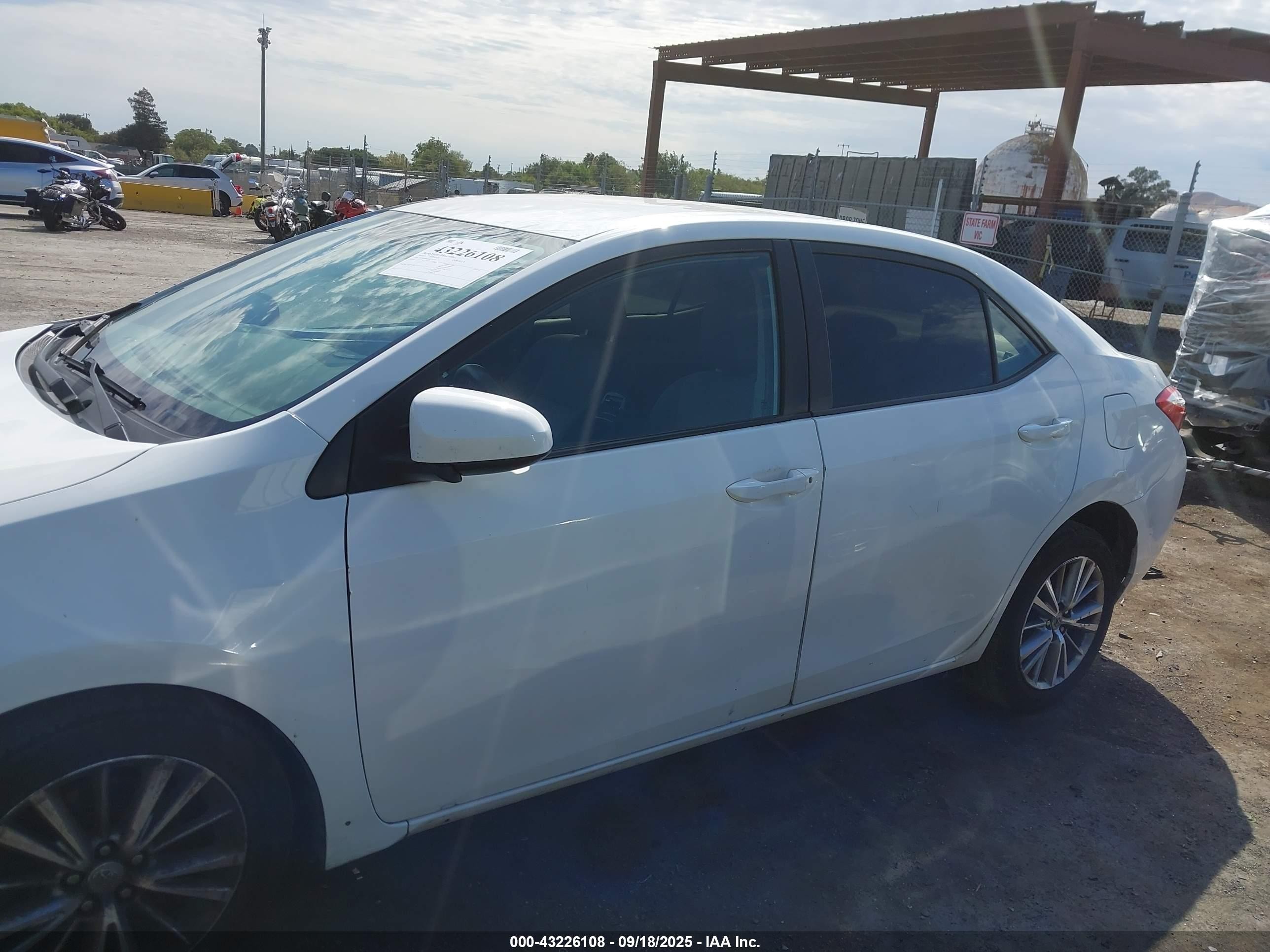 2014 Toyota Corolla Le Plus White vin: 2T1BURHE3EC175275