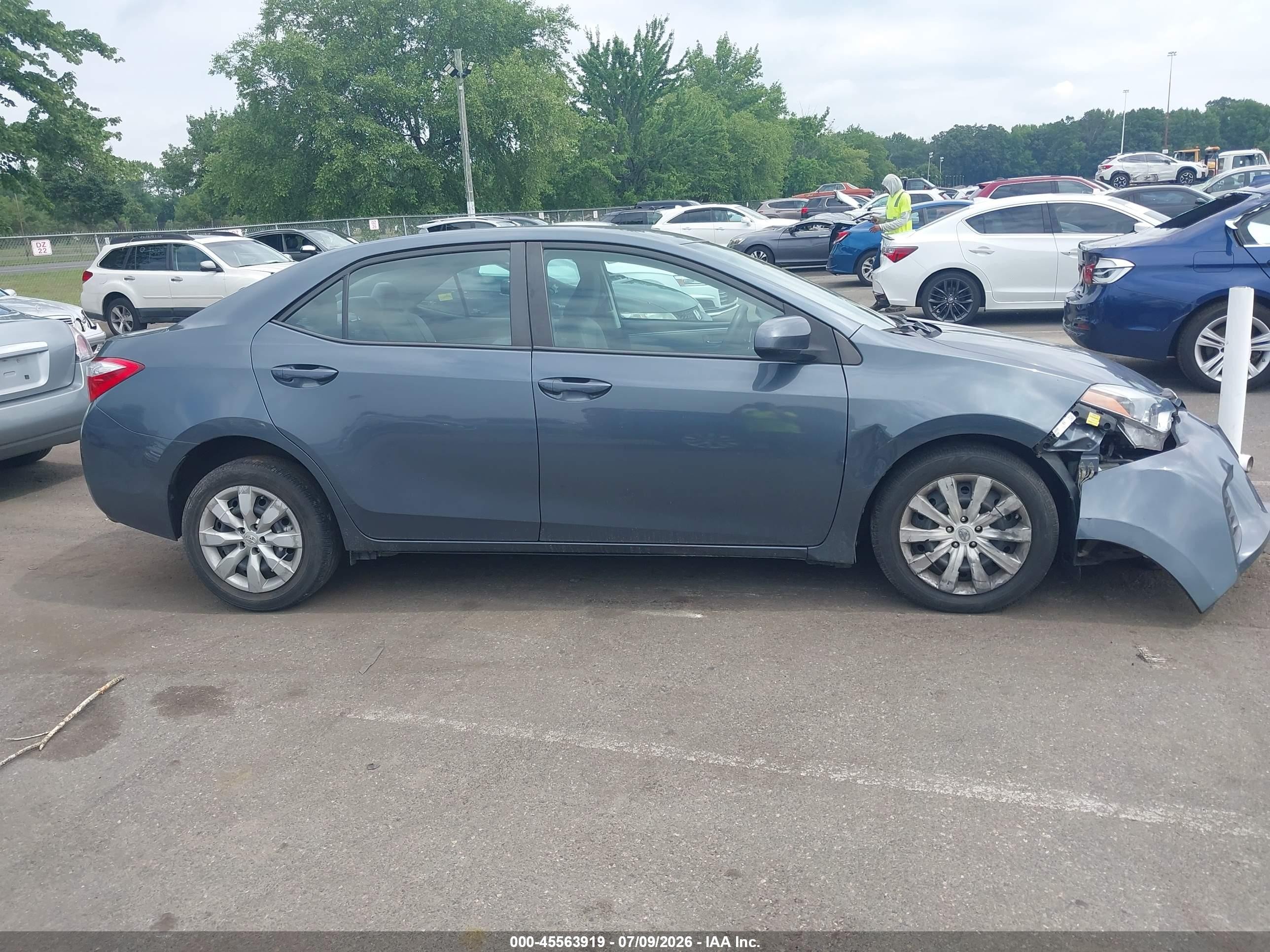 2014 Toyota Corolla Le Blue vin: 2T1BURHE3EC195476