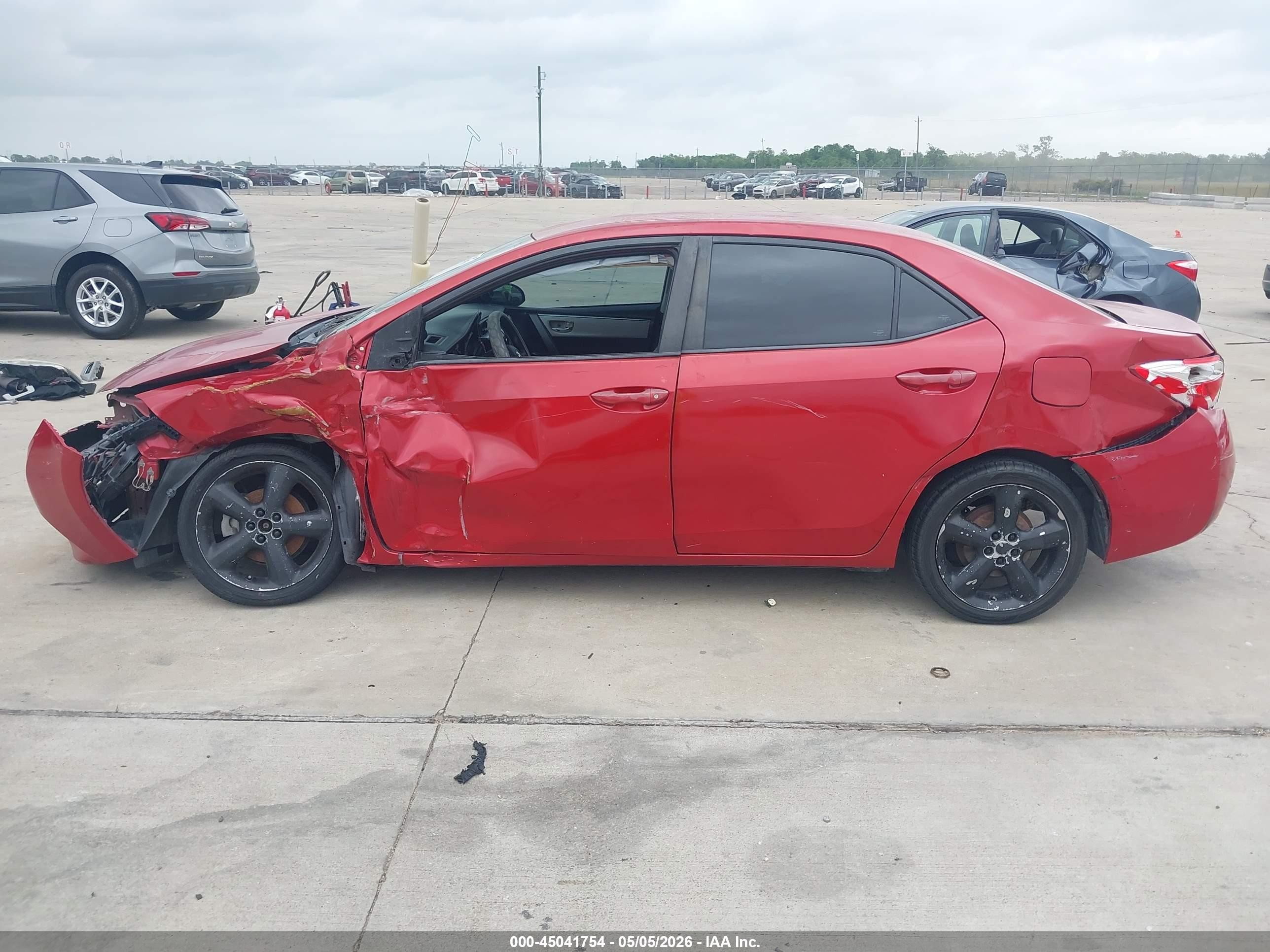 2014 Toyota Corolla Le Red vin: 2T1BURHE3EC209411