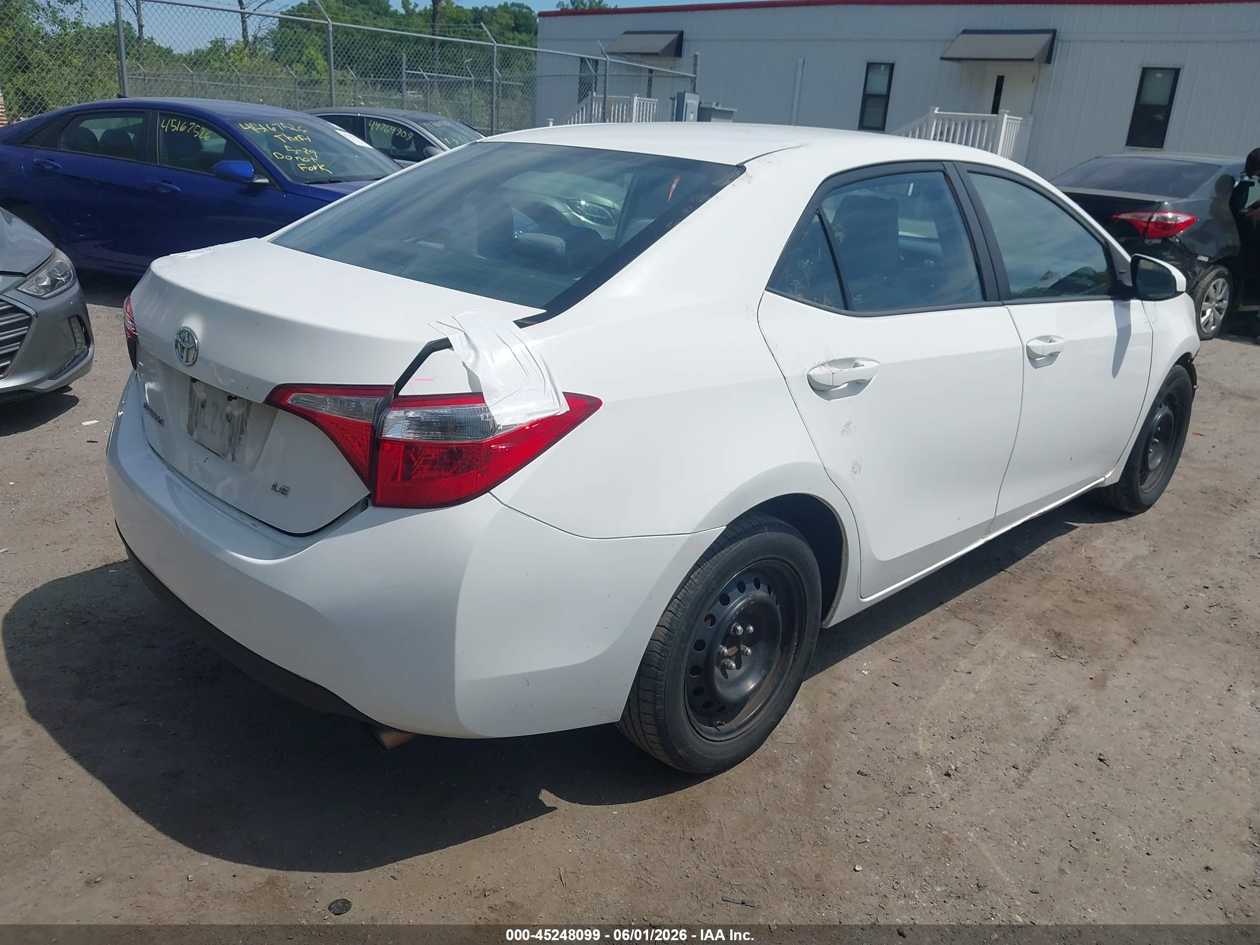 2015 Toyota Corolla Le White vin: 2T1BURHE3FC238862
