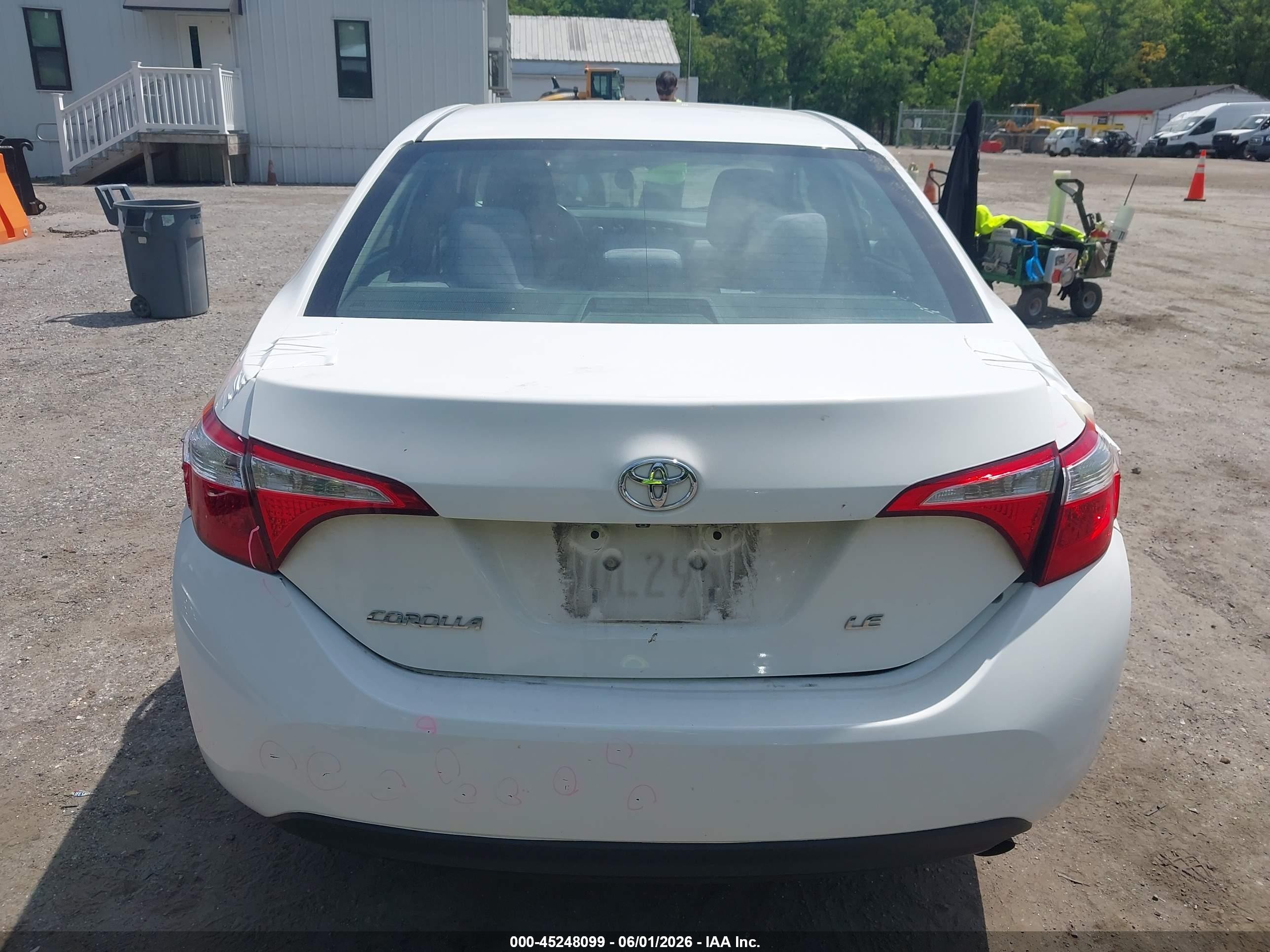 2015 Toyota Corolla Le White vin: 2T1BURHE3FC238862
