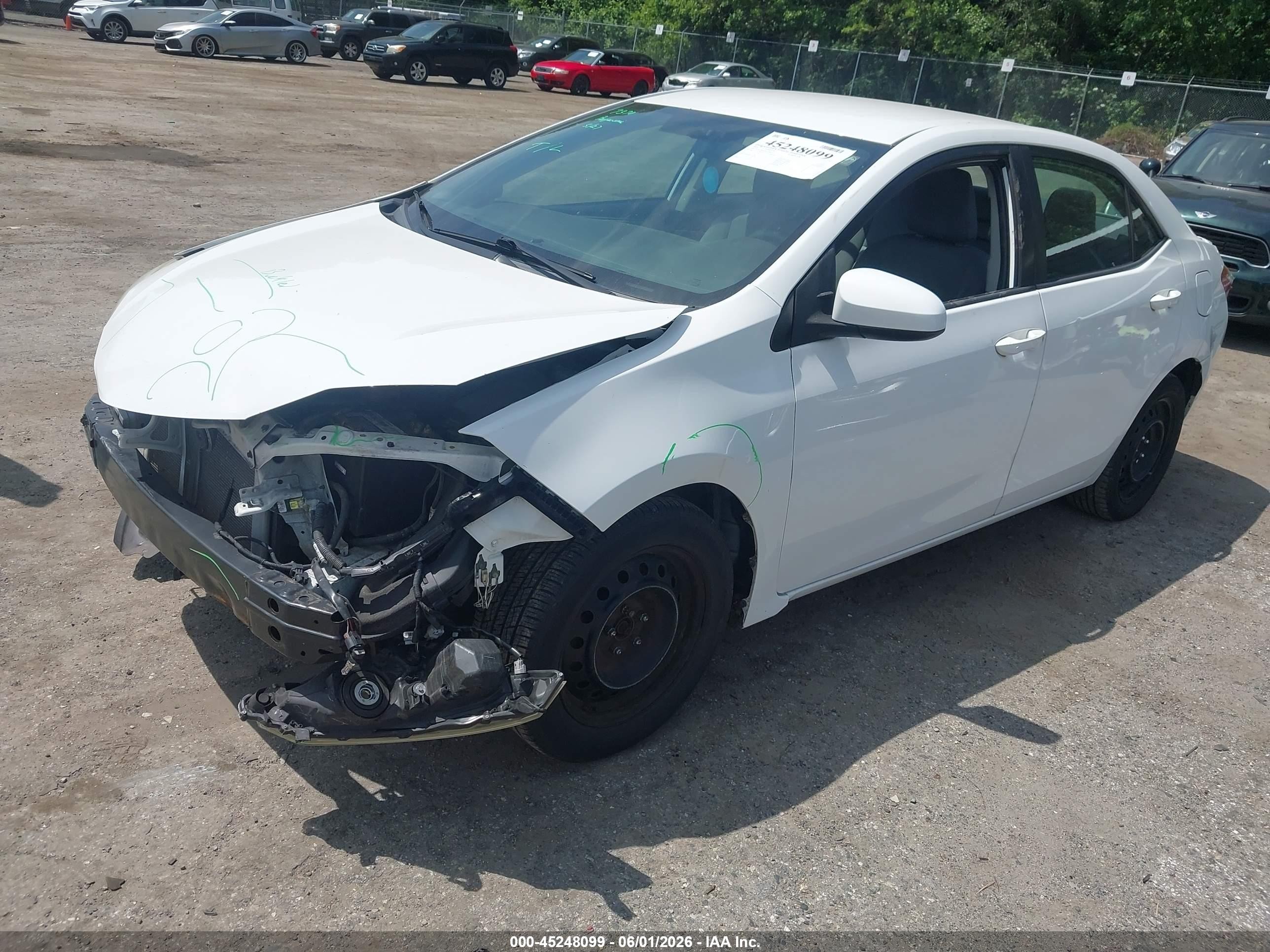 2015 Toyota Corolla Le White vin: 2T1BURHE3FC238862
