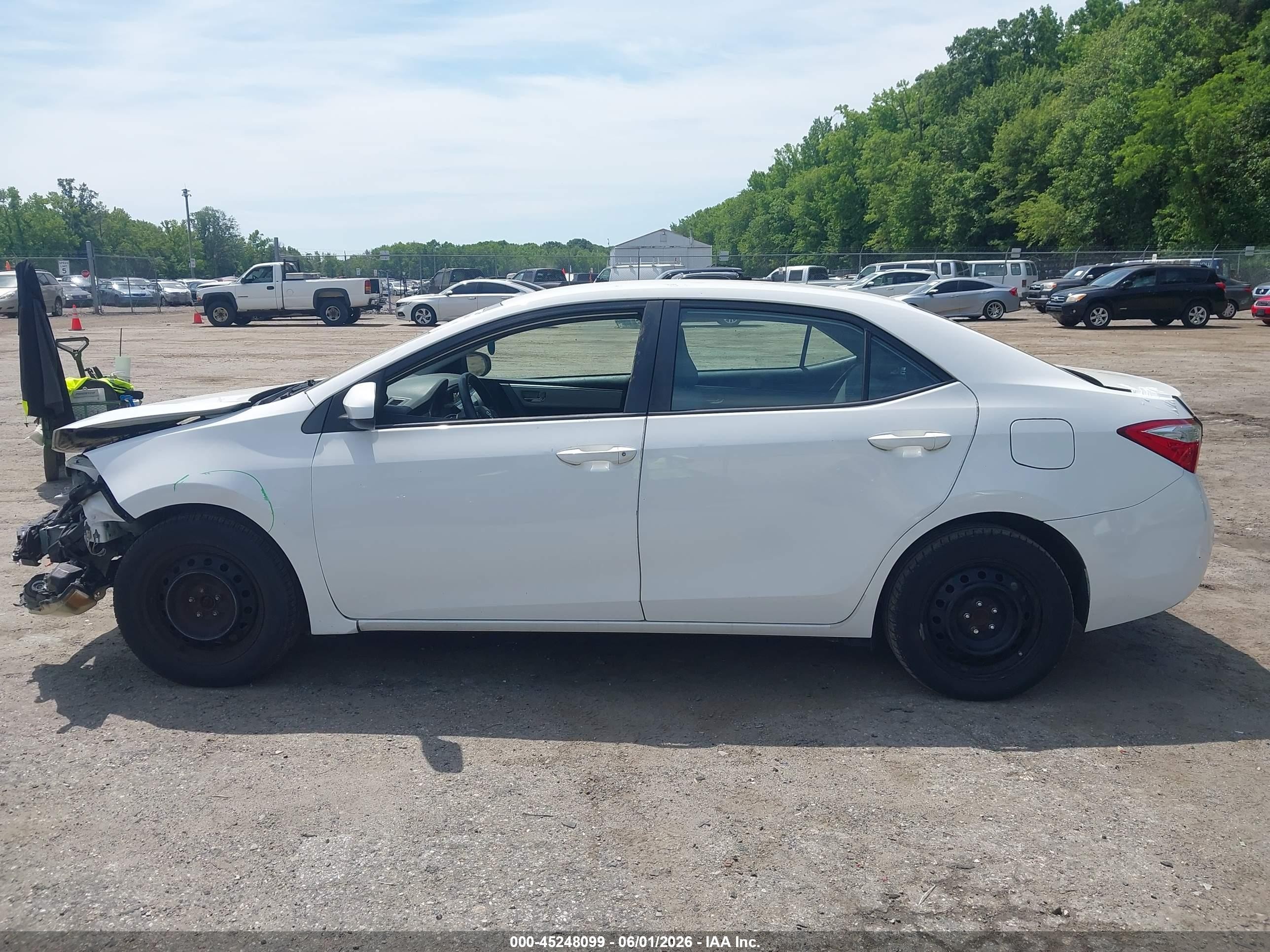 2015 Toyota Corolla Le White vin: 2T1BURHE3FC238862