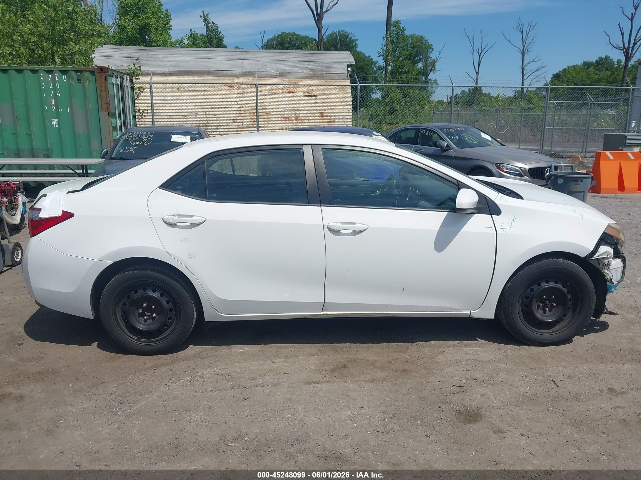 2015 Toyota Corolla Le White vin: 2T1BURHE3FC238862