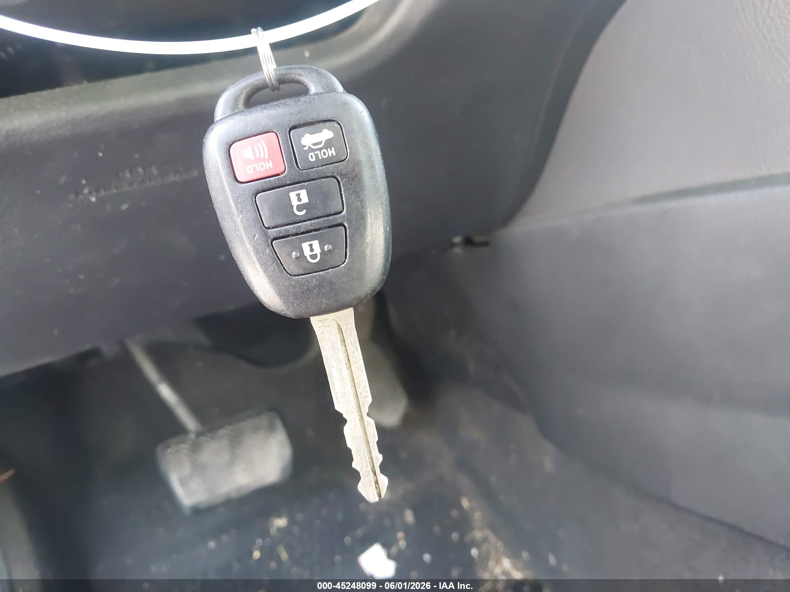 2015 Toyota Corolla Le White vin: 2T1BURHE3FC238862
