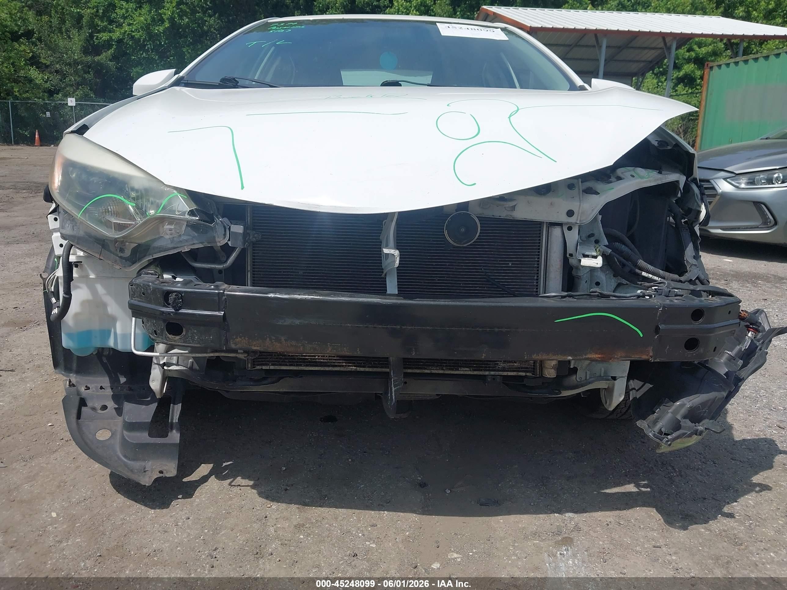 2015 Toyota Corolla Le White vin: 2T1BURHE3FC238862