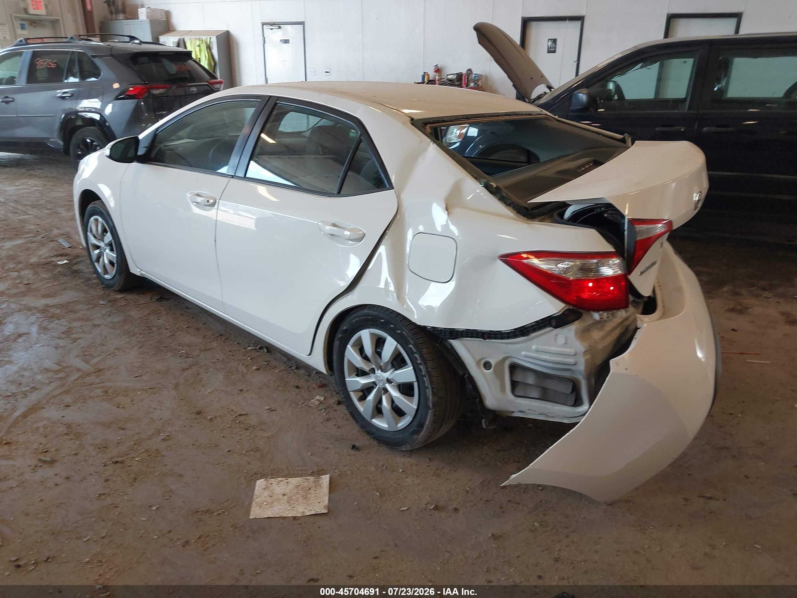 2015 Toyota Corolla Le White vin: 2T1BURHE3FC242085