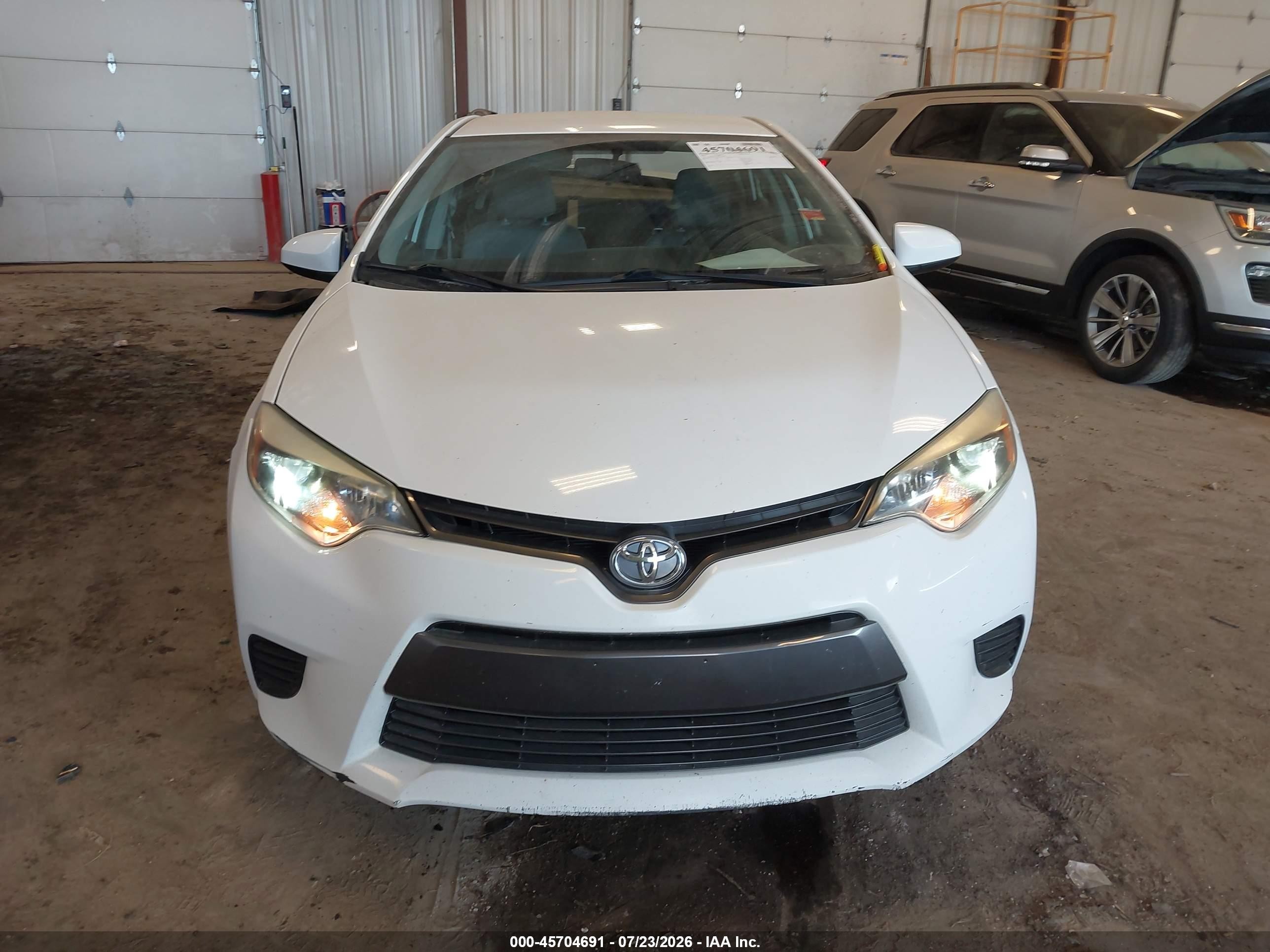2015 Toyota Corolla Le White vin: 2T1BURHE3FC242085