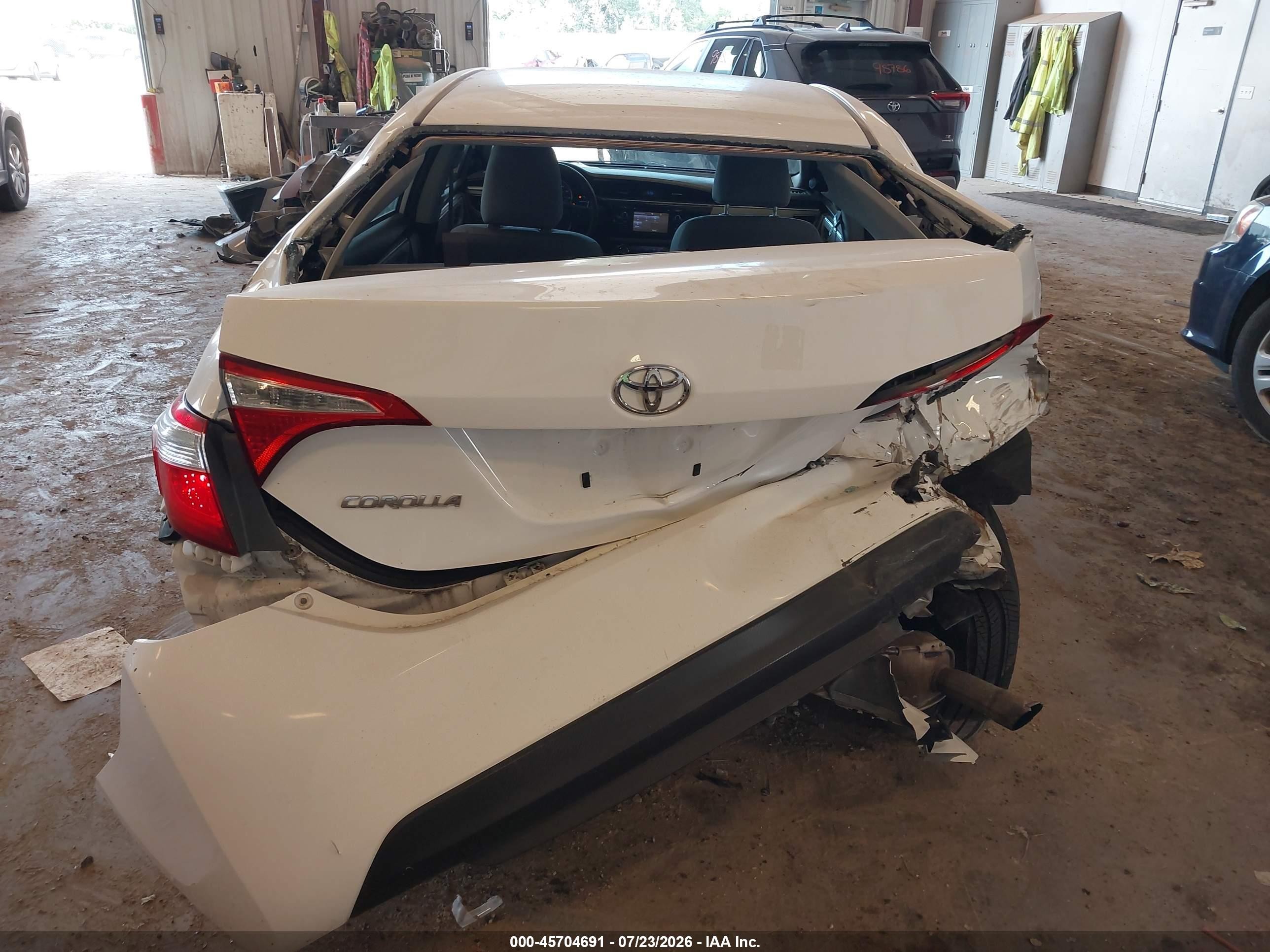 2015 Toyota Corolla Le White vin: 2T1BURHE3FC242085