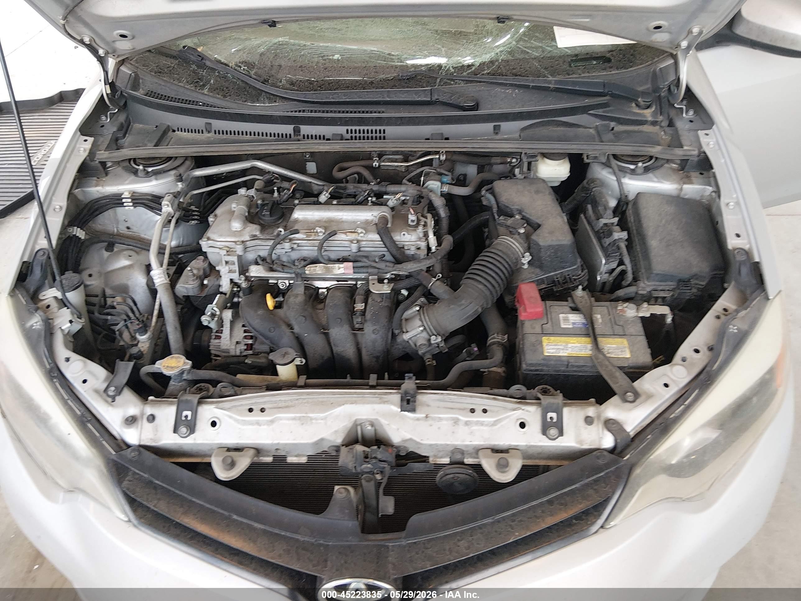 2015 Toyota Corolla L Серебряный vin: 2T1BURHE3FC254947