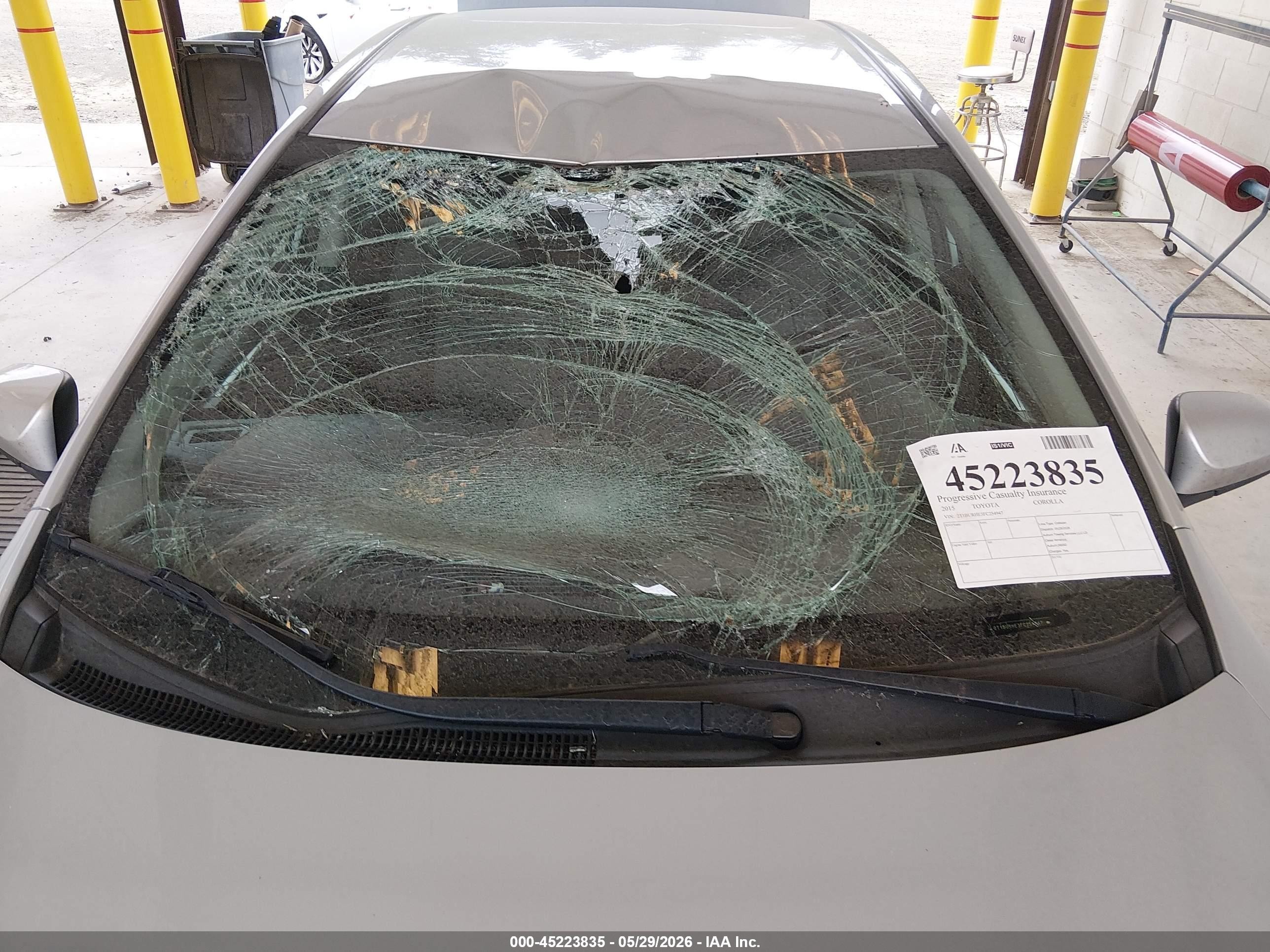 2015 Toyota Corolla L Серебряный vin: 2T1BURHE3FC254947