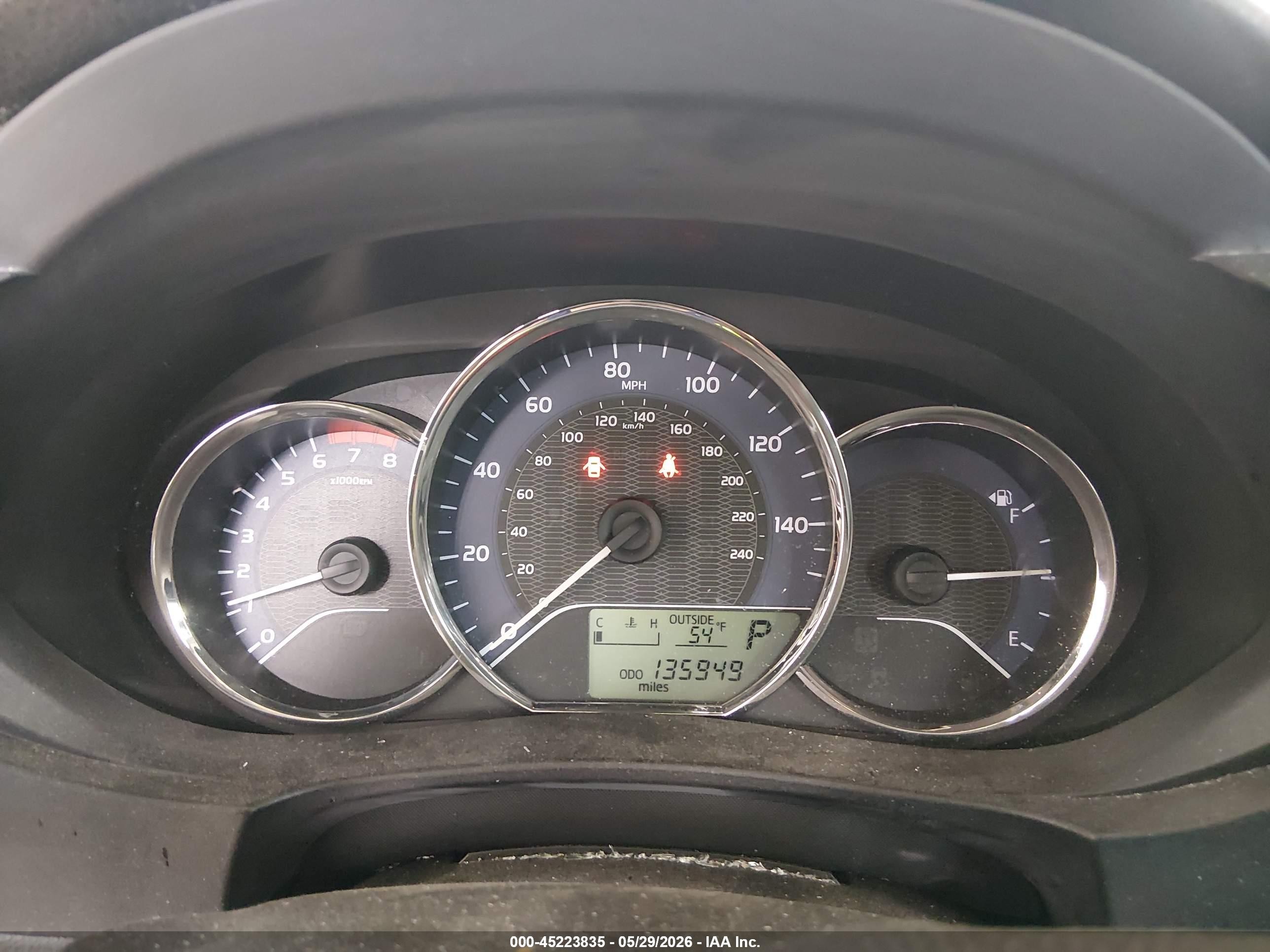 2015 Toyota Corolla L Серебряный vin: 2T1BURHE3FC254947
