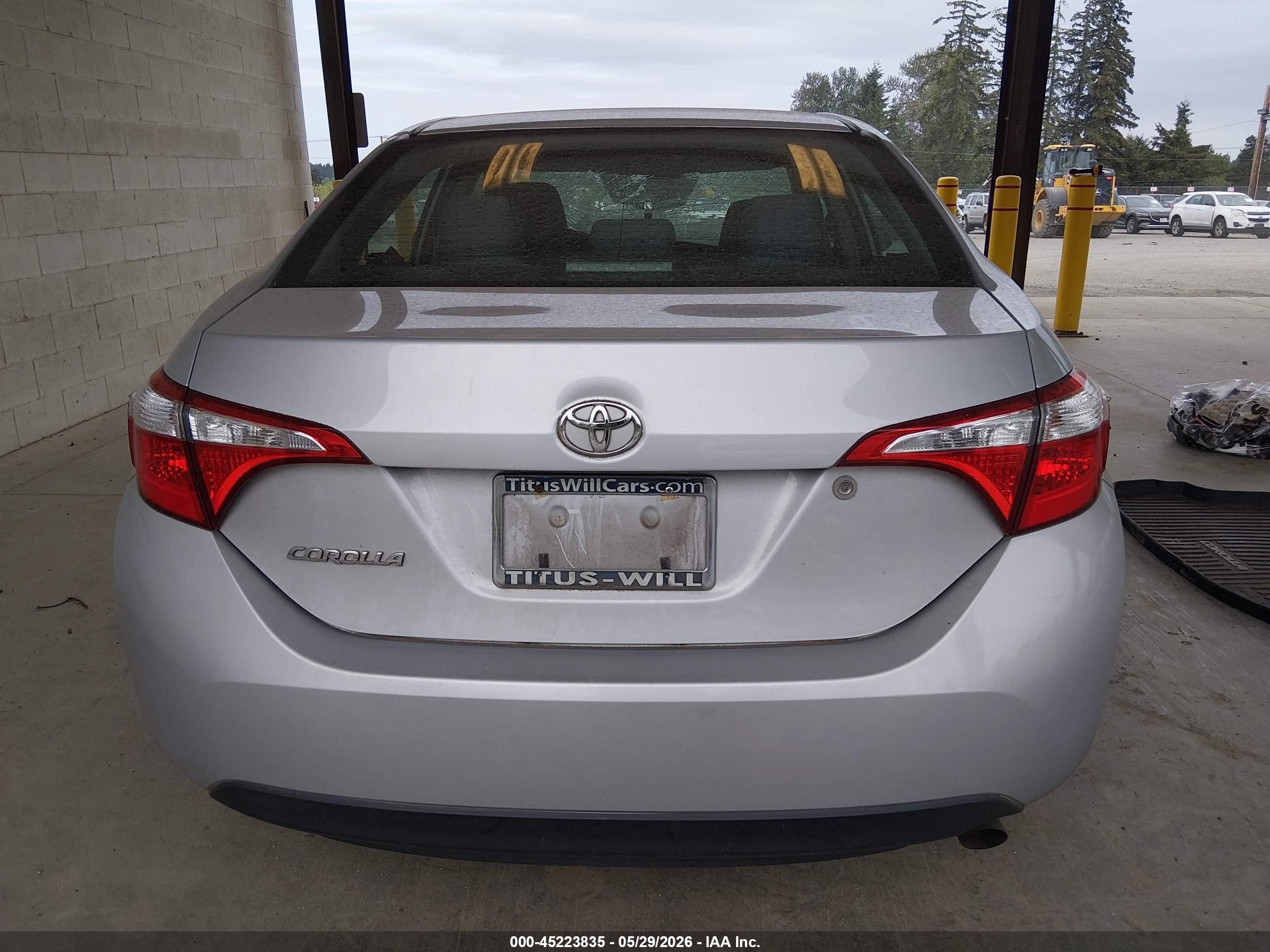 2015 Toyota Corolla L Серебряный vin: 2T1BURHE3FC254947