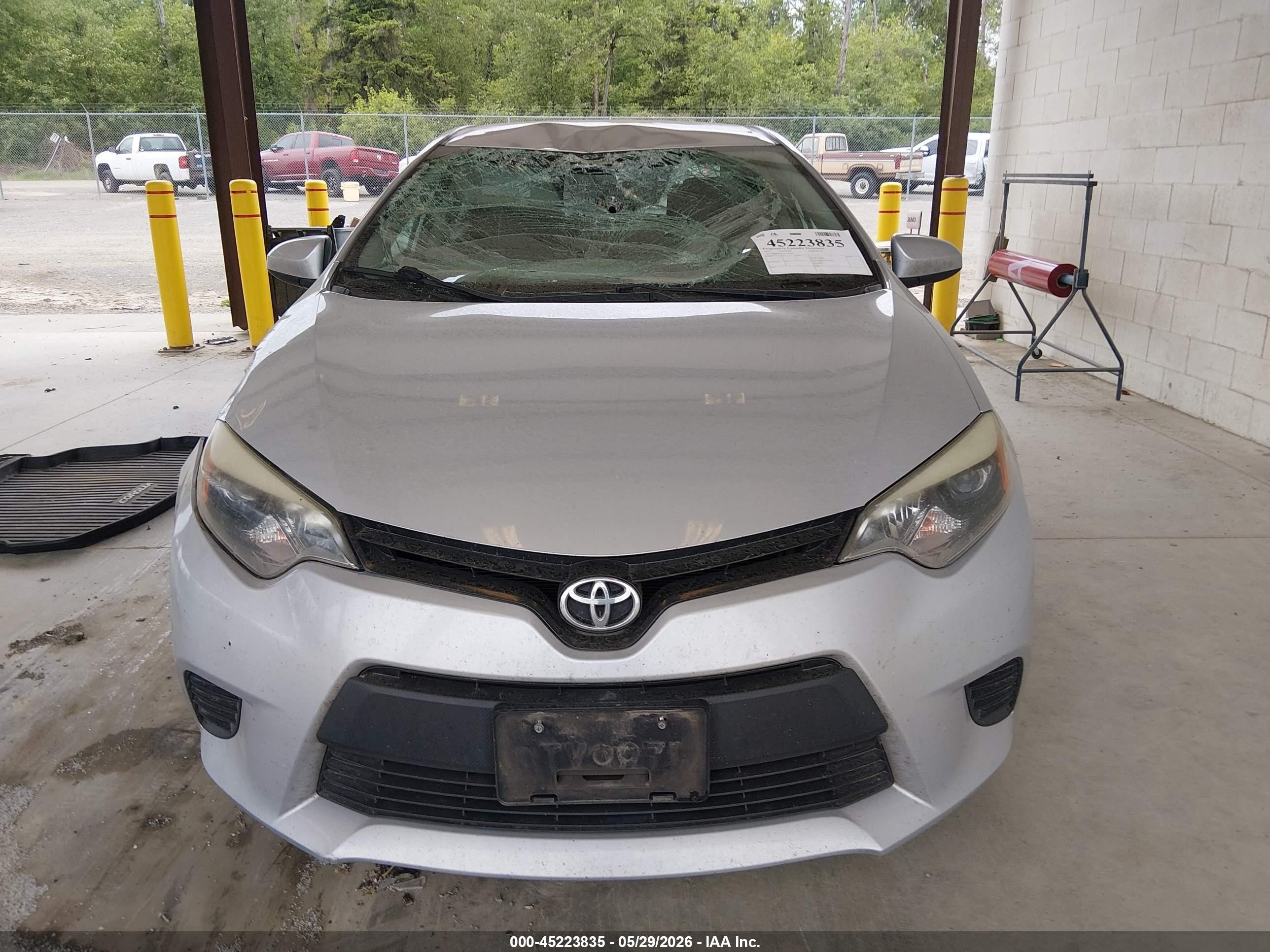 2015 Toyota Corolla L Серебряный vin: 2T1BURHE3FC254947