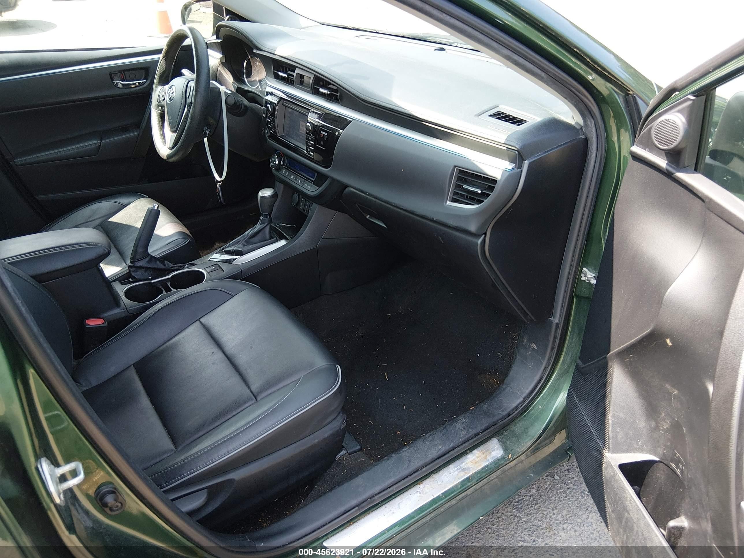 2015 Toyota Corolla Le Premium Green vin: 2T1BURHE3FC255497
