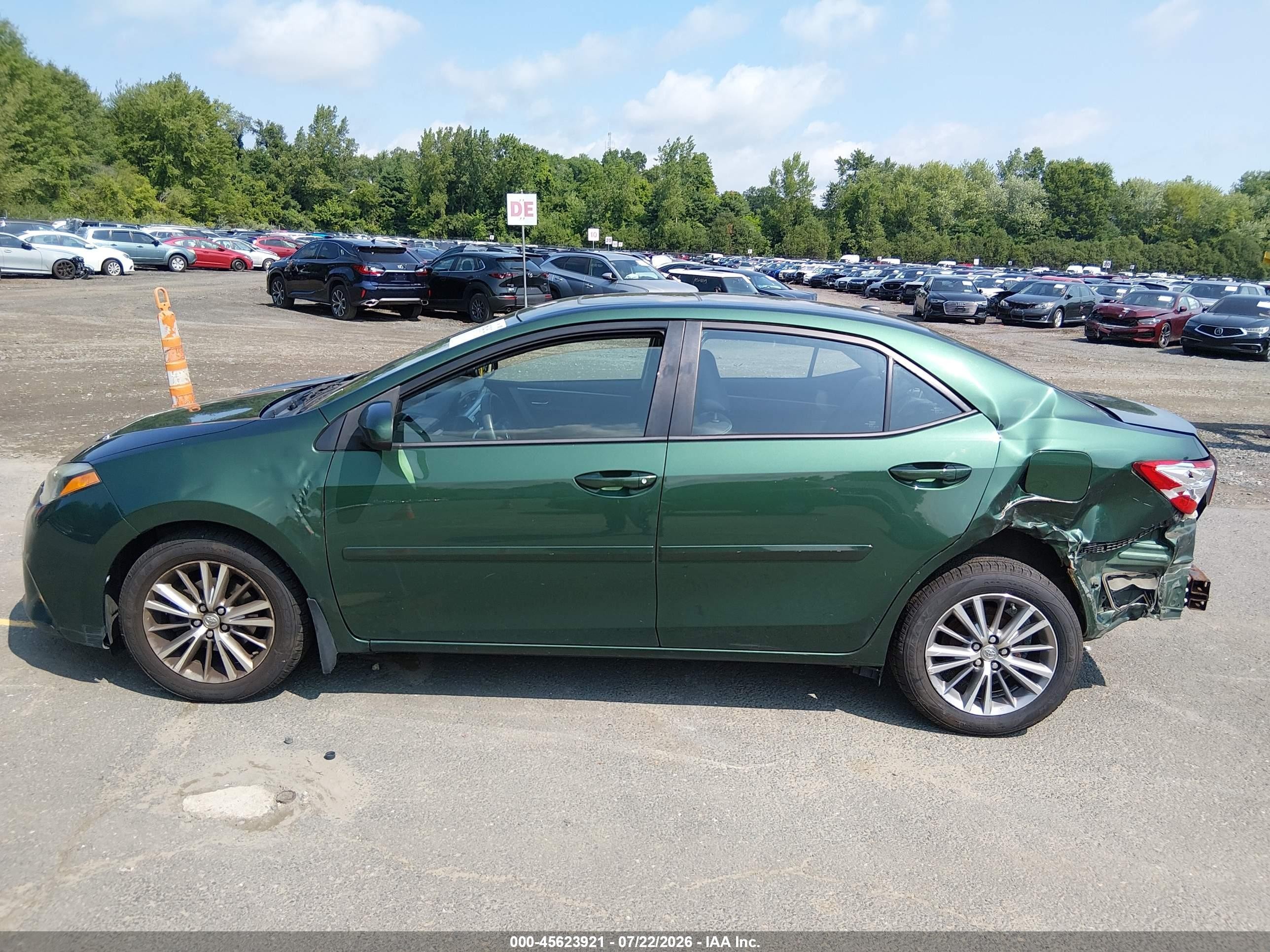 2015 Toyota Corolla Le Premium Green vin: 2T1BURHE3FC255497