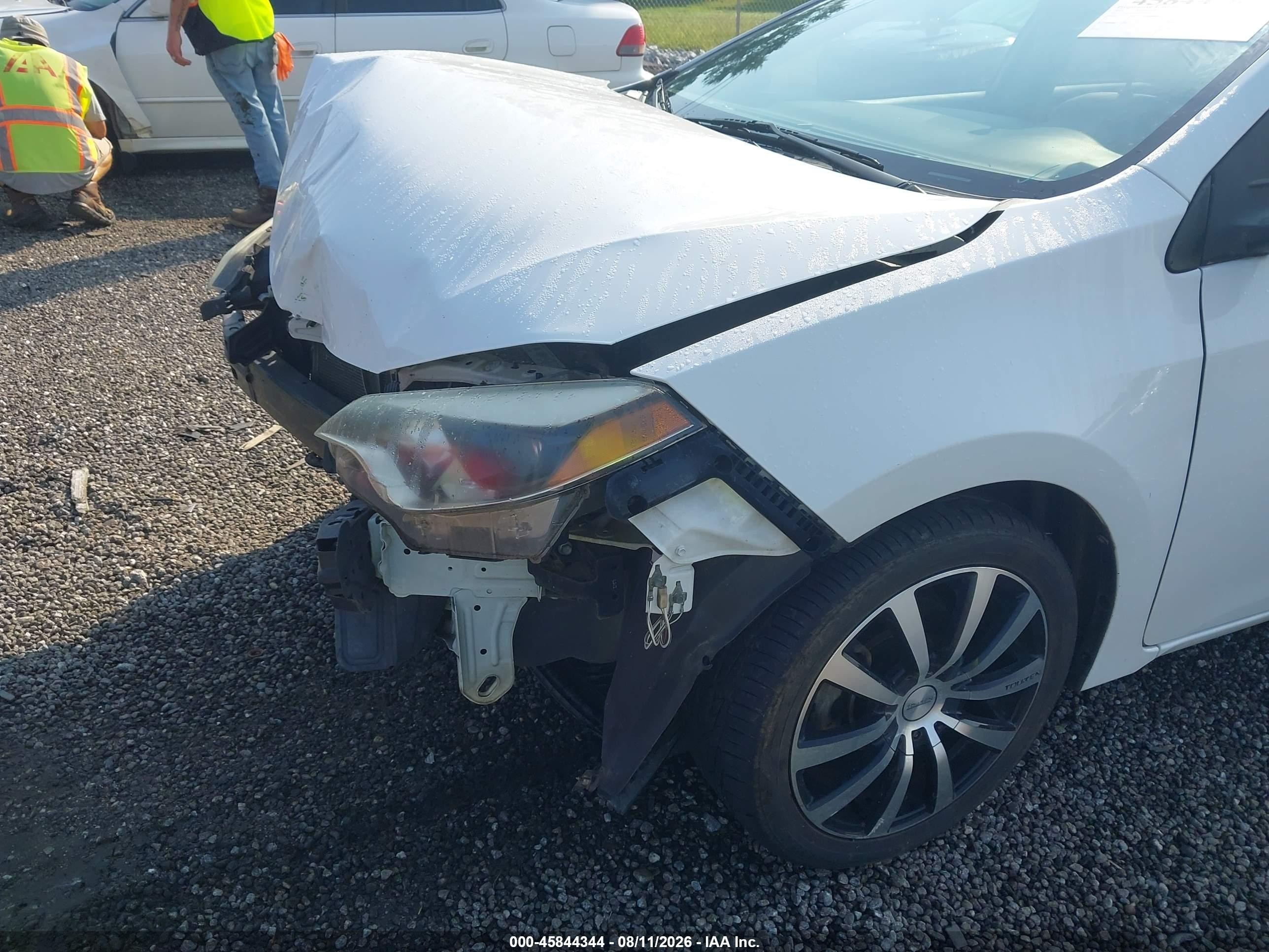 2015 Toyota Corolla Le Белый vin: 2T1BURHE3FC263907