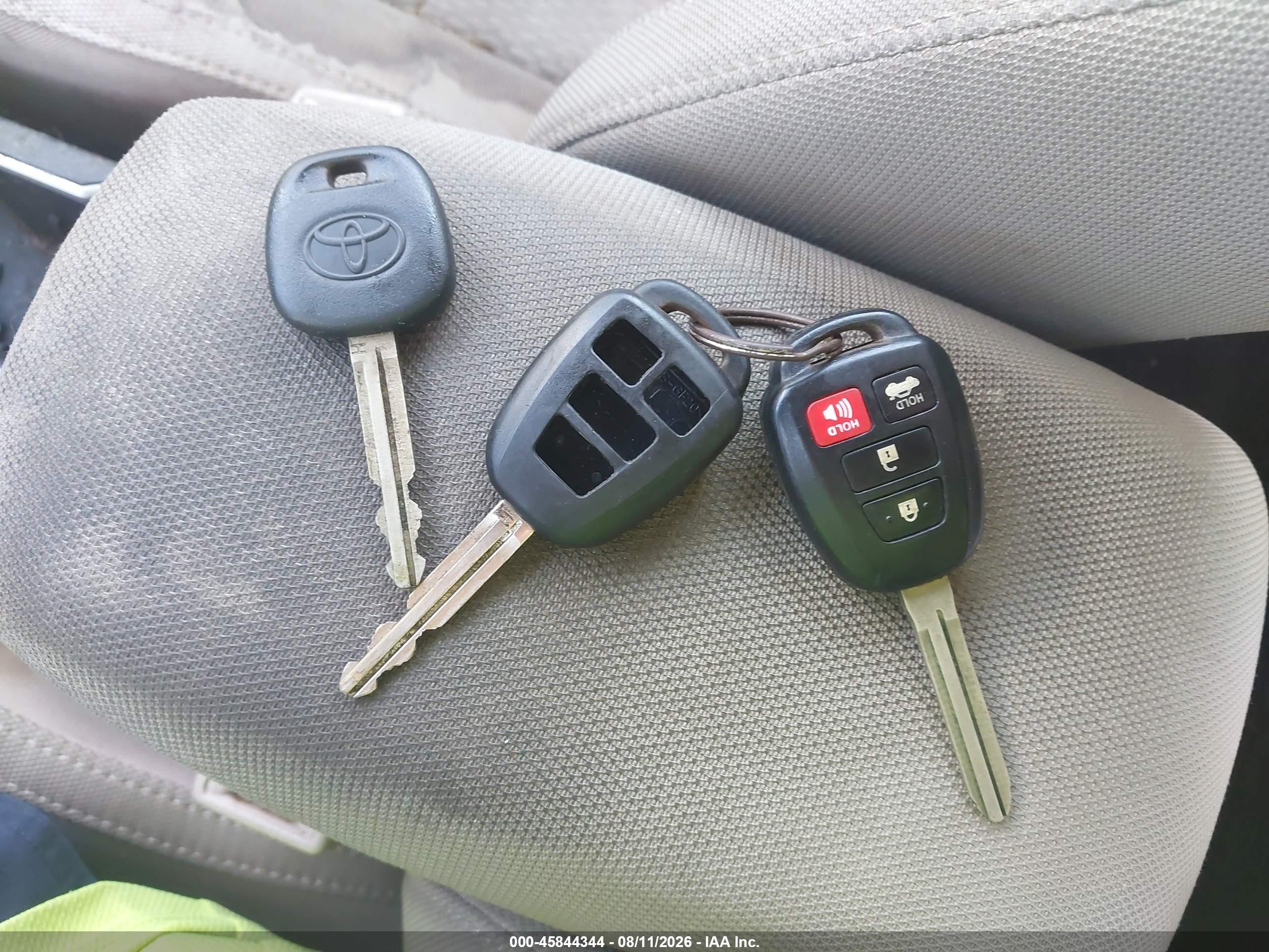 2015 Toyota Corolla Le Белый vin: 2T1BURHE3FC263907