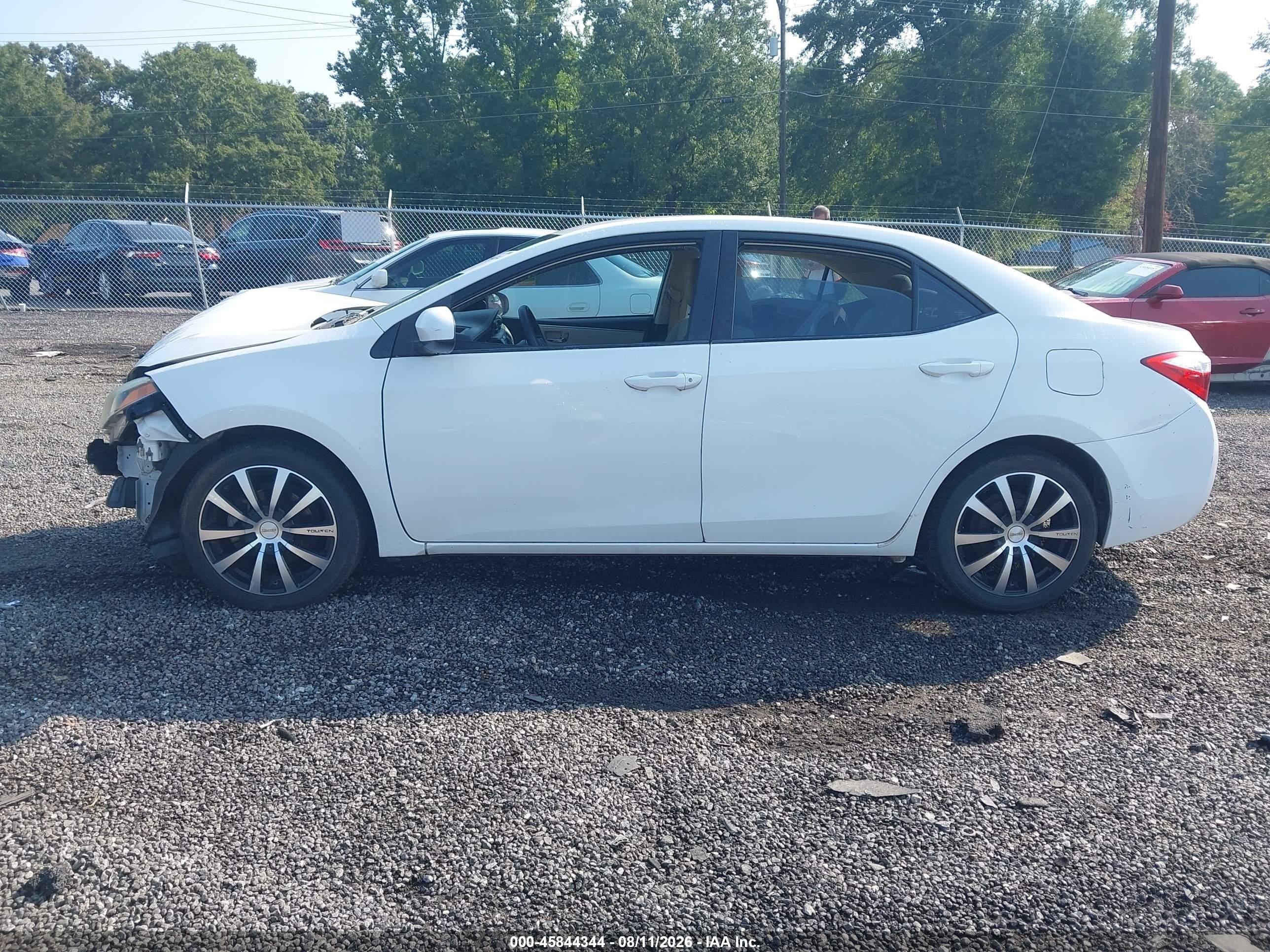 2015 Toyota Corolla Le Белый vin: 2T1BURHE3FC263907