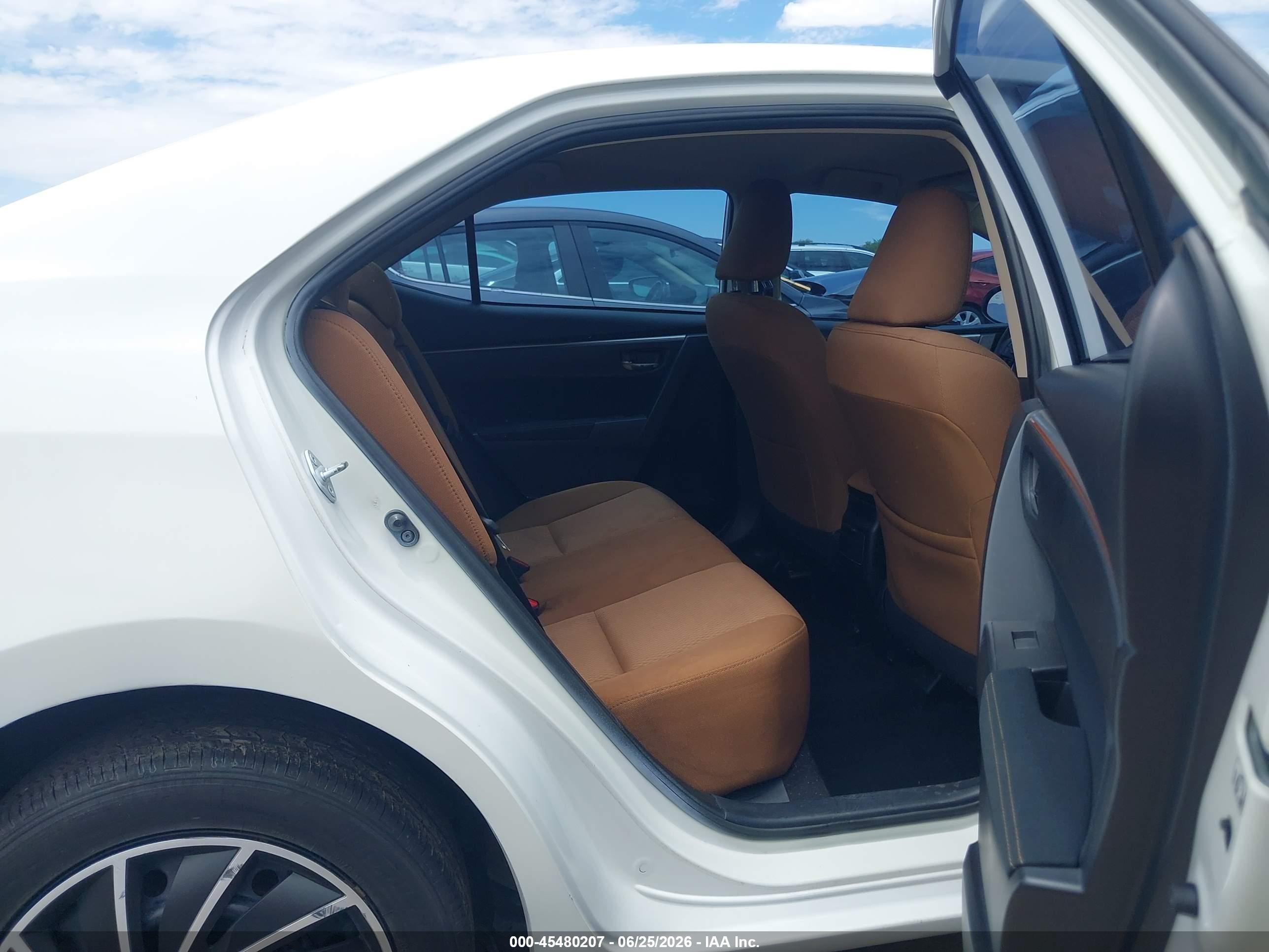 2015 Toyota Corolla Le Белый vin: 2T1BURHE3FC266354