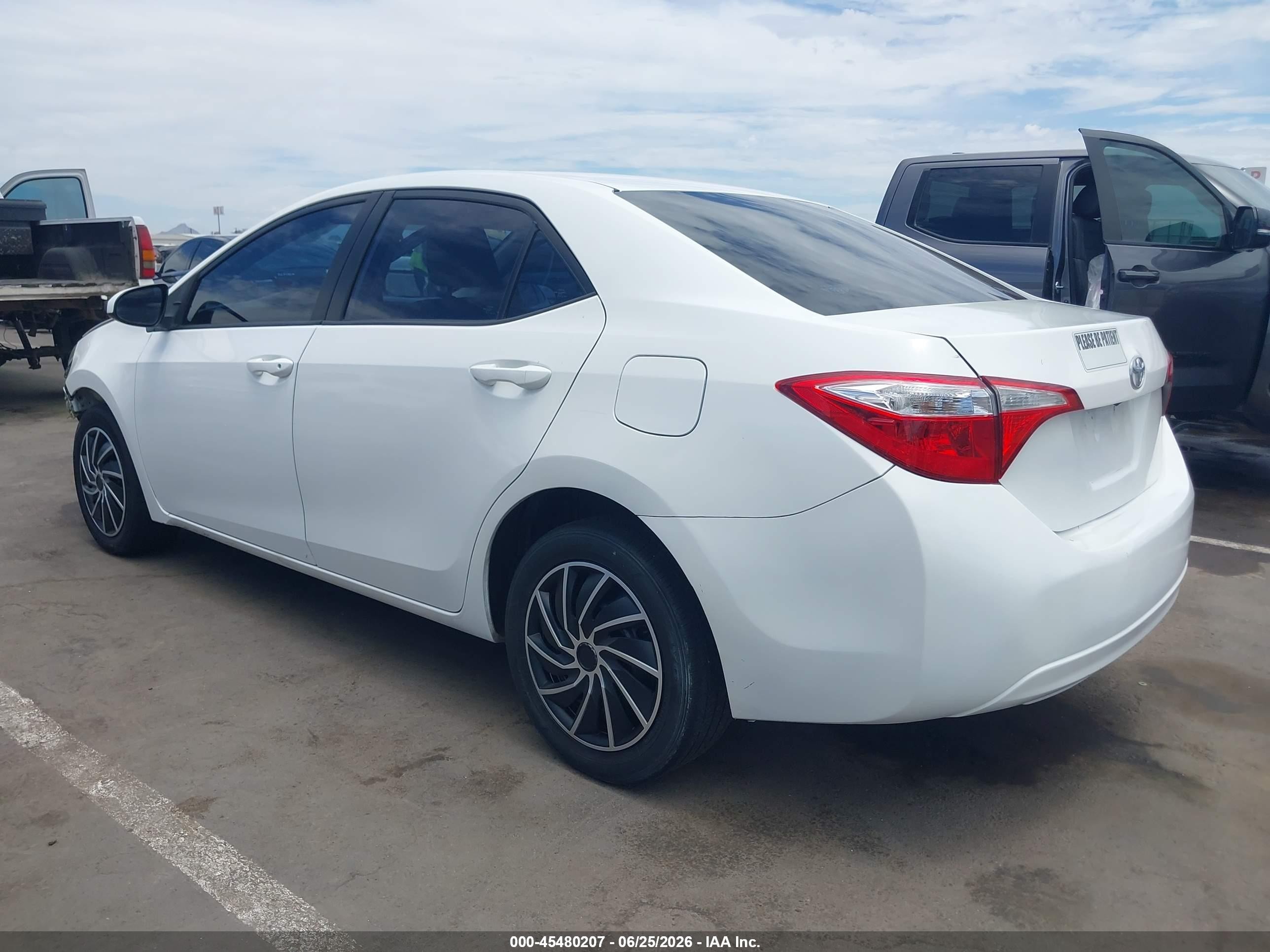 2015 Toyota Corolla Le Белый vin: 2T1BURHE3FC266354