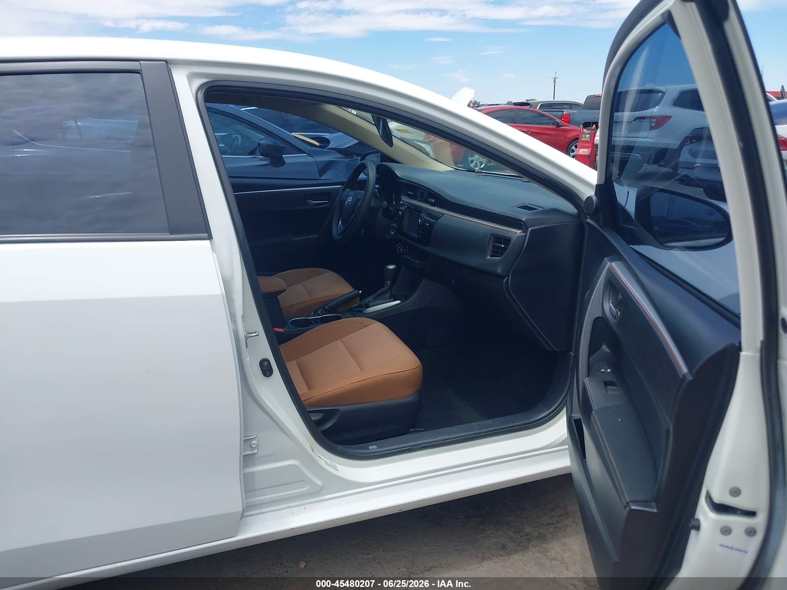 2015 Toyota Corolla Le Белый vin: 2T1BURHE3FC266354