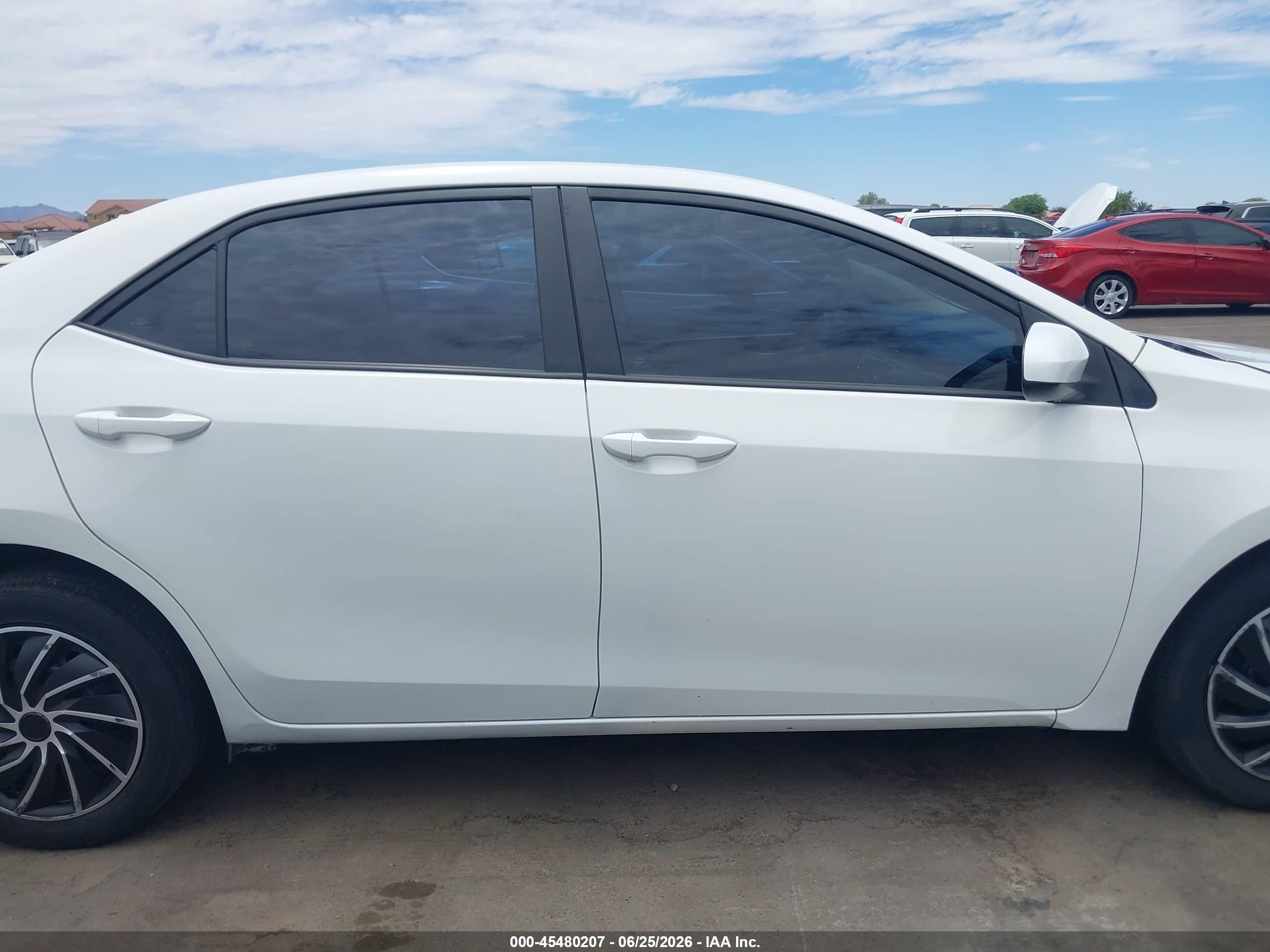 2015 Toyota Corolla Le Белый vin: 2T1BURHE3FC266354