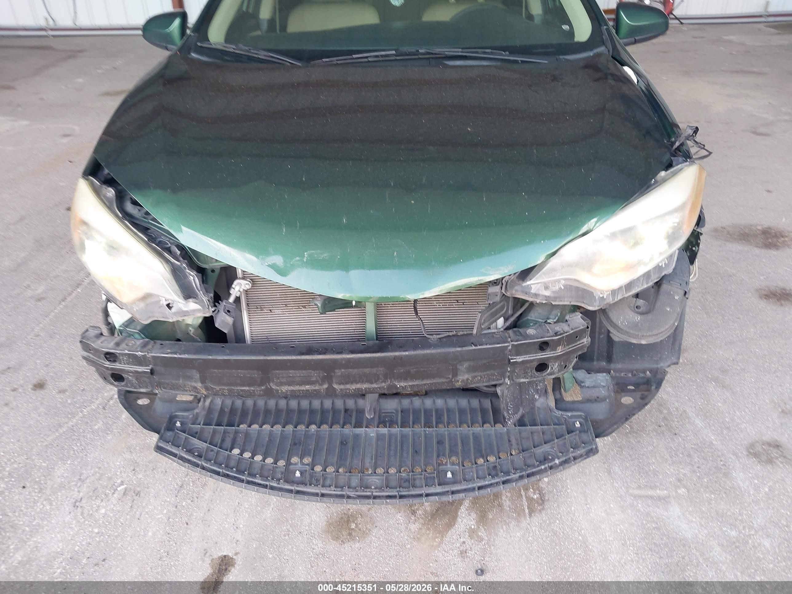 2015 Toyota Corolla Le Green vin: 2T1BURHE3FC273790