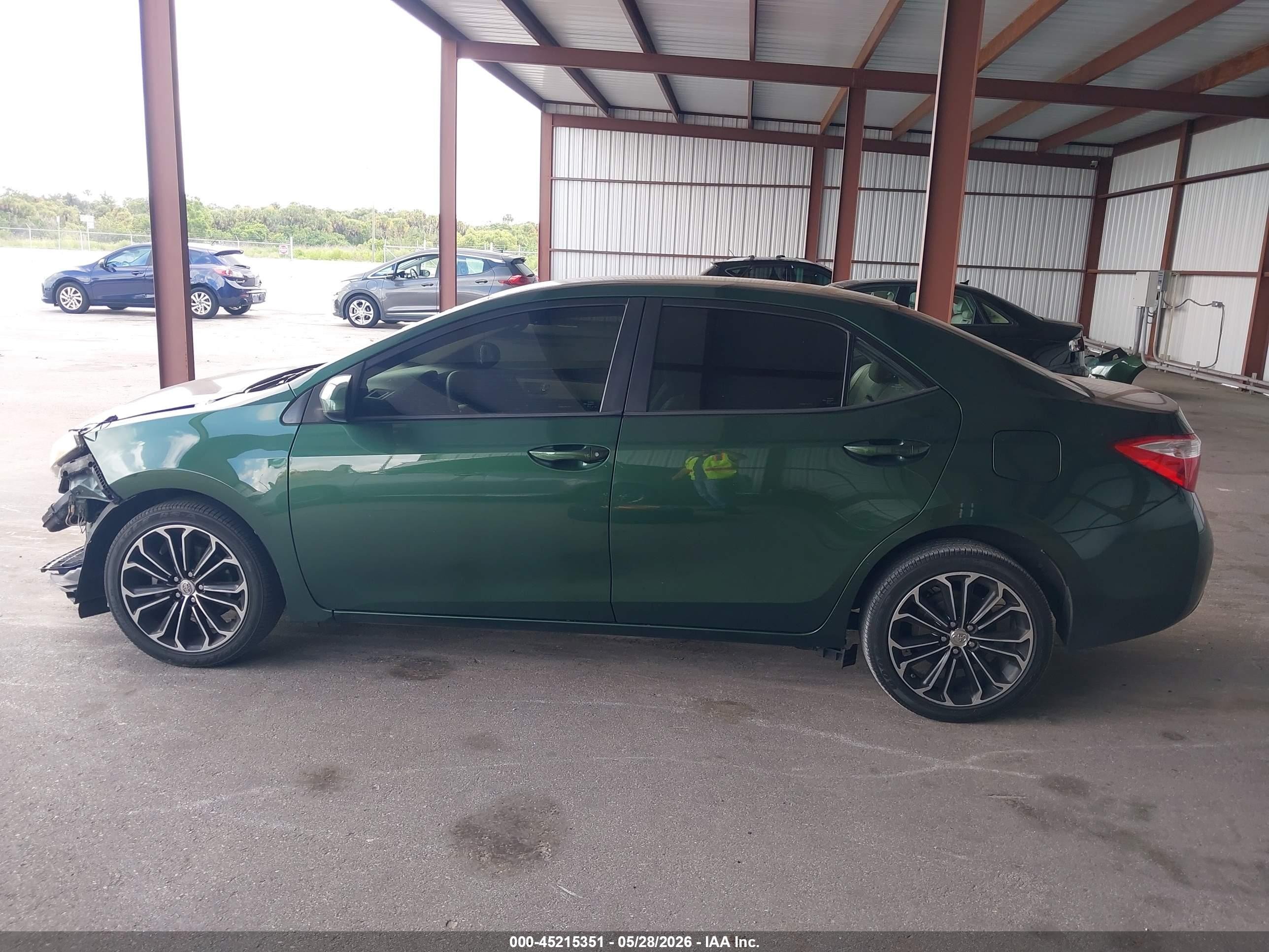 2015 Toyota Corolla Le Green vin: 2T1BURHE3FC273790