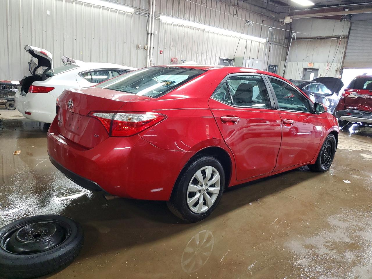 2015 Toyota Corolla Le Red vin: 2T1BURHE3FC281050