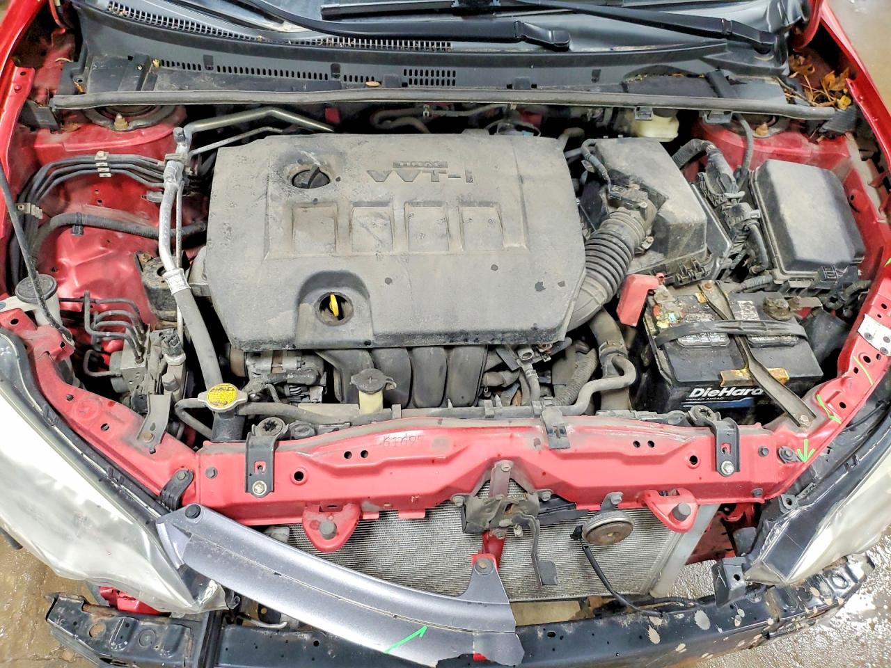 2015 Toyota Corolla Le Red vin: 2T1BURHE3FC281050